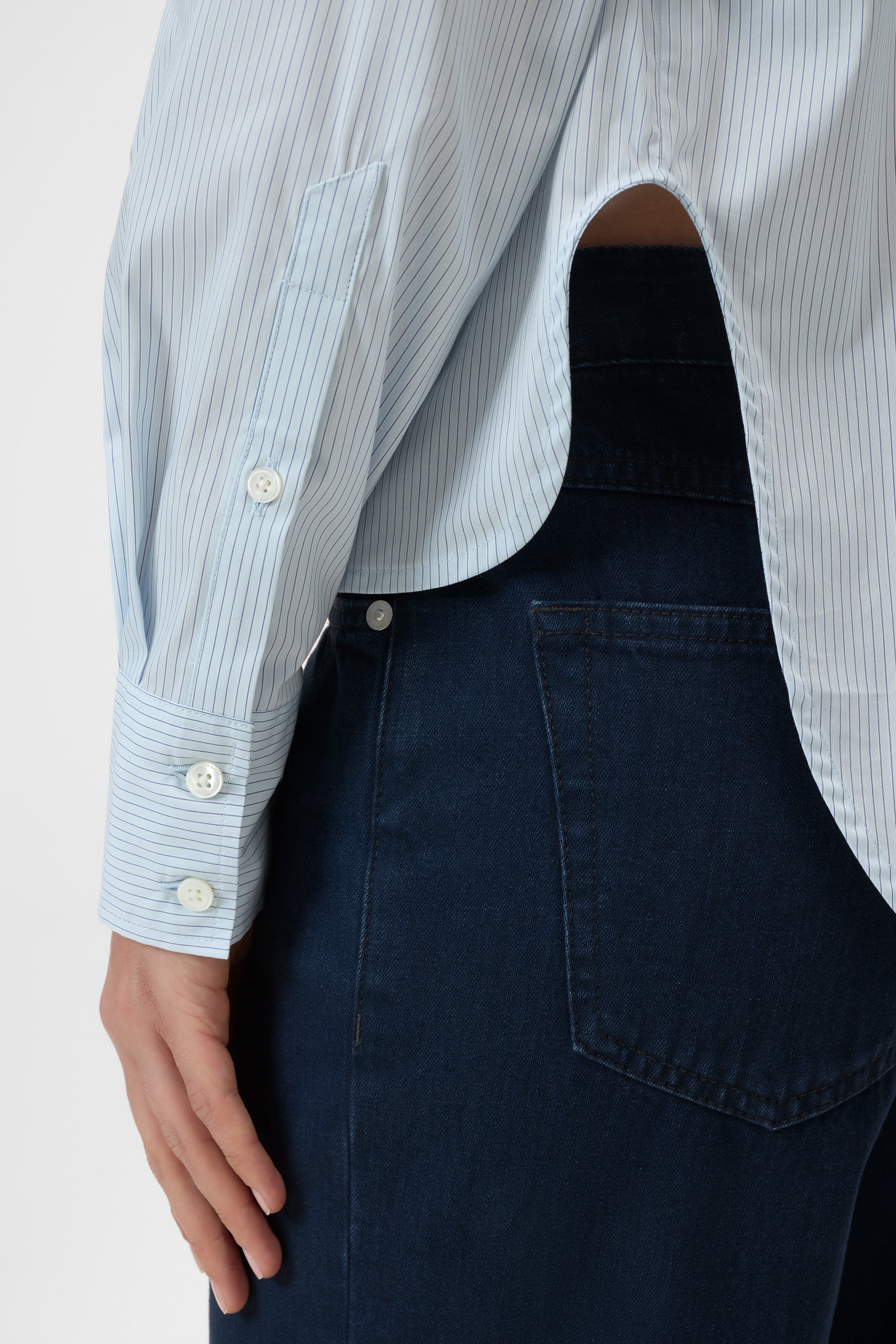 CROPPED FRONT OVERSIZED SHIRT