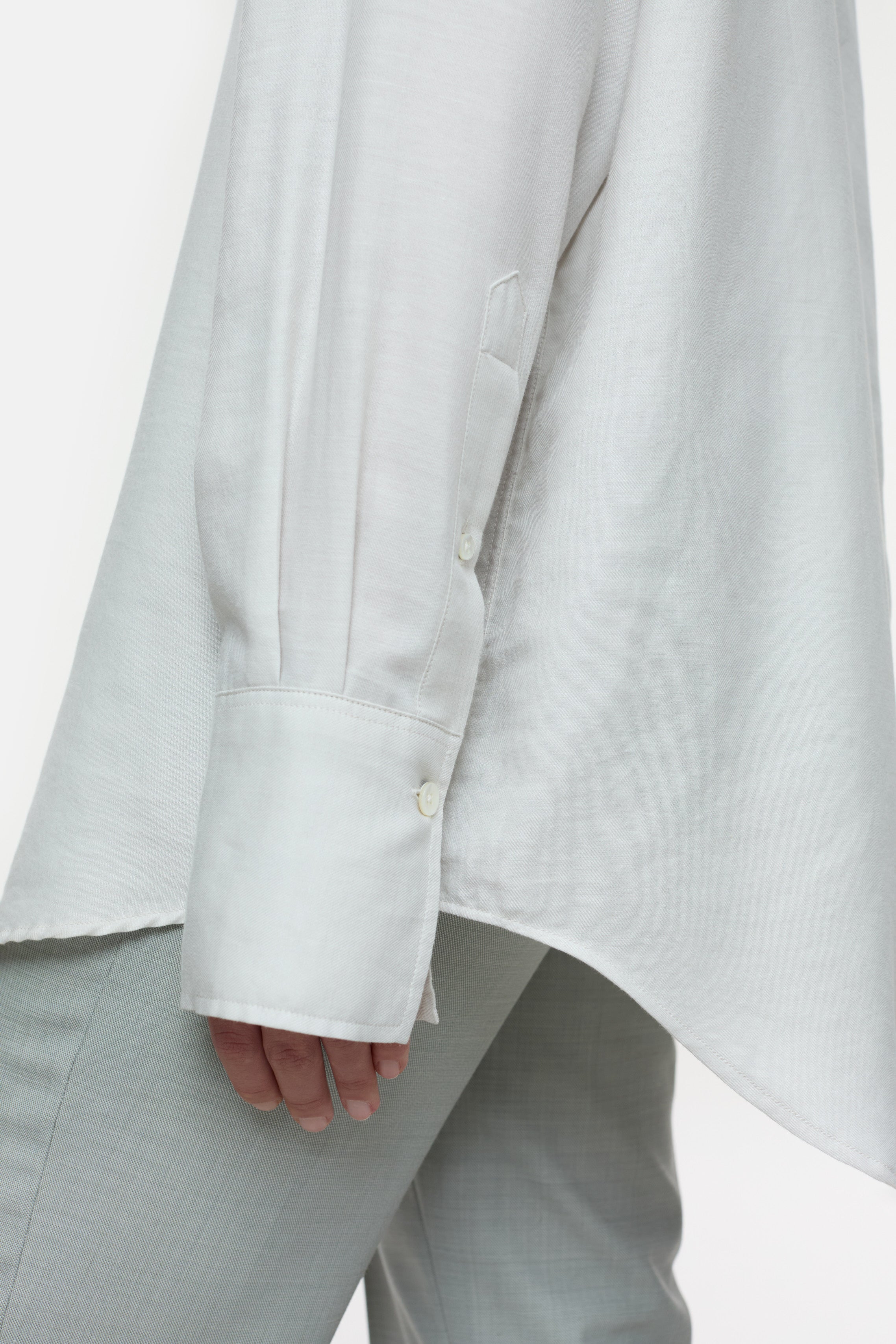 CLASSY LONG CUFF BLOUSE