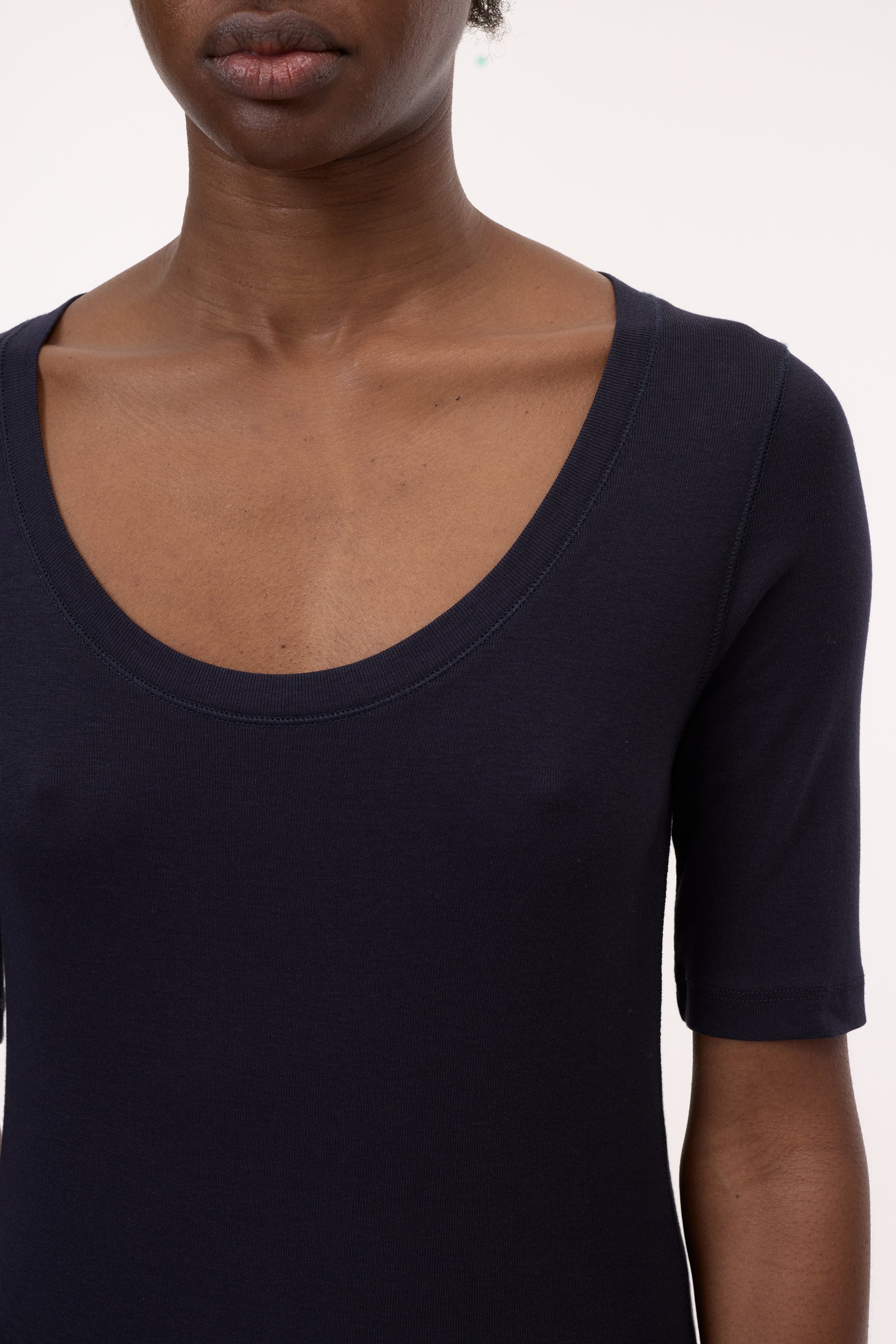 WIDE NECK SHORT SLEEVE