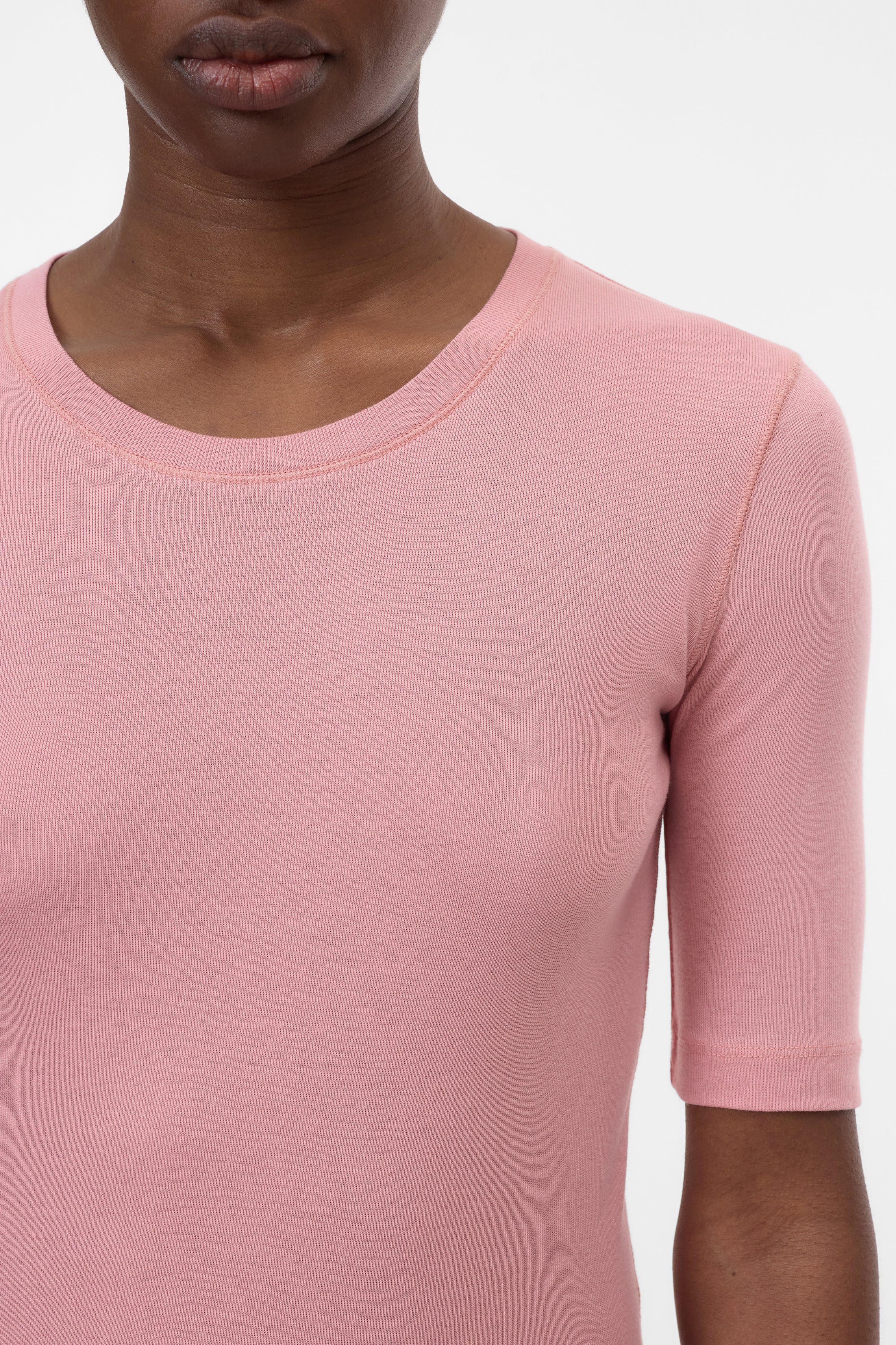 CREWNECK SHORTSLEEVE
