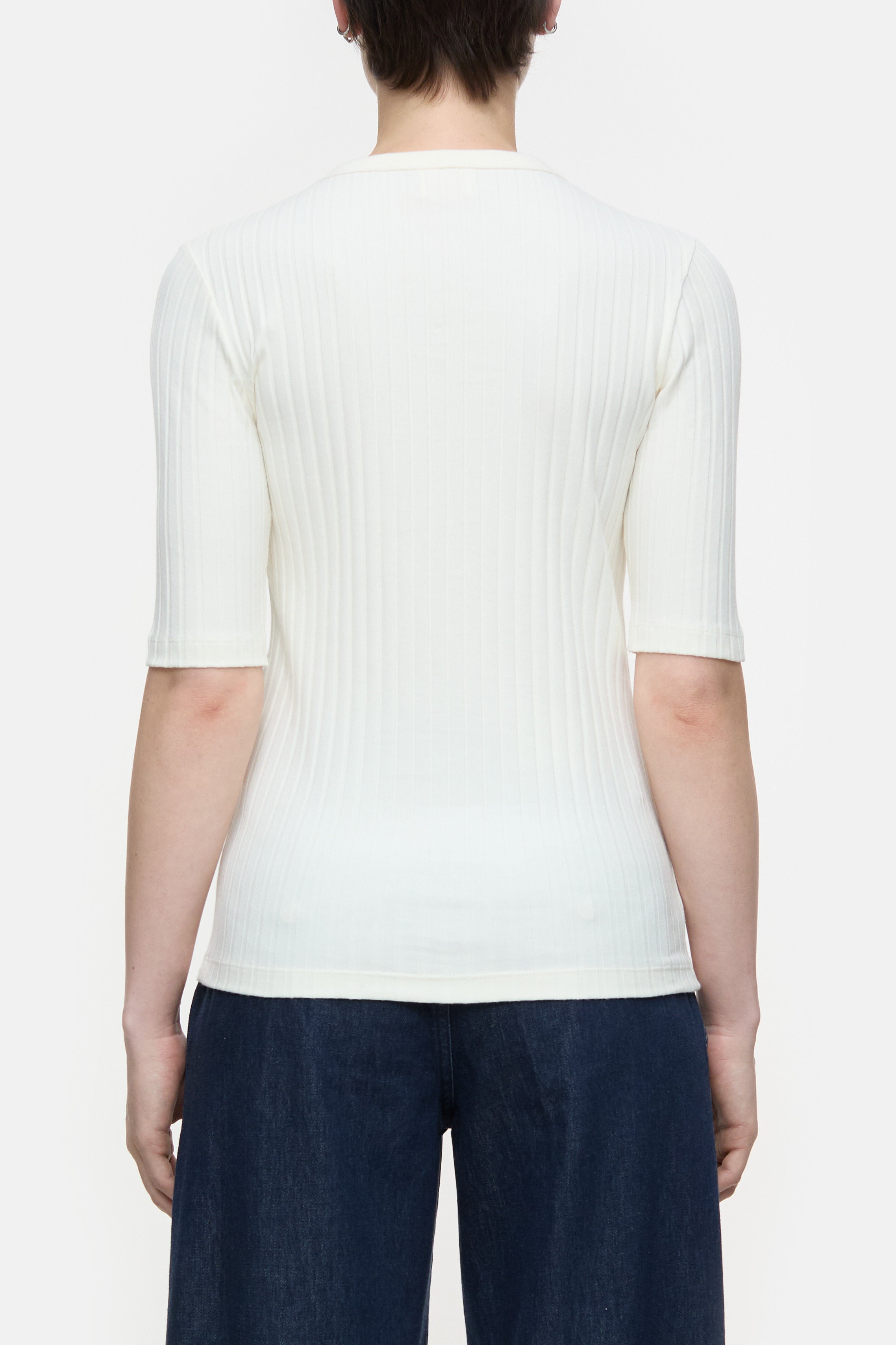 Closed-CREWNECK SHORTSLEEVE-Shirts-Black-Deal-Outlet-by-ARCHIVIST