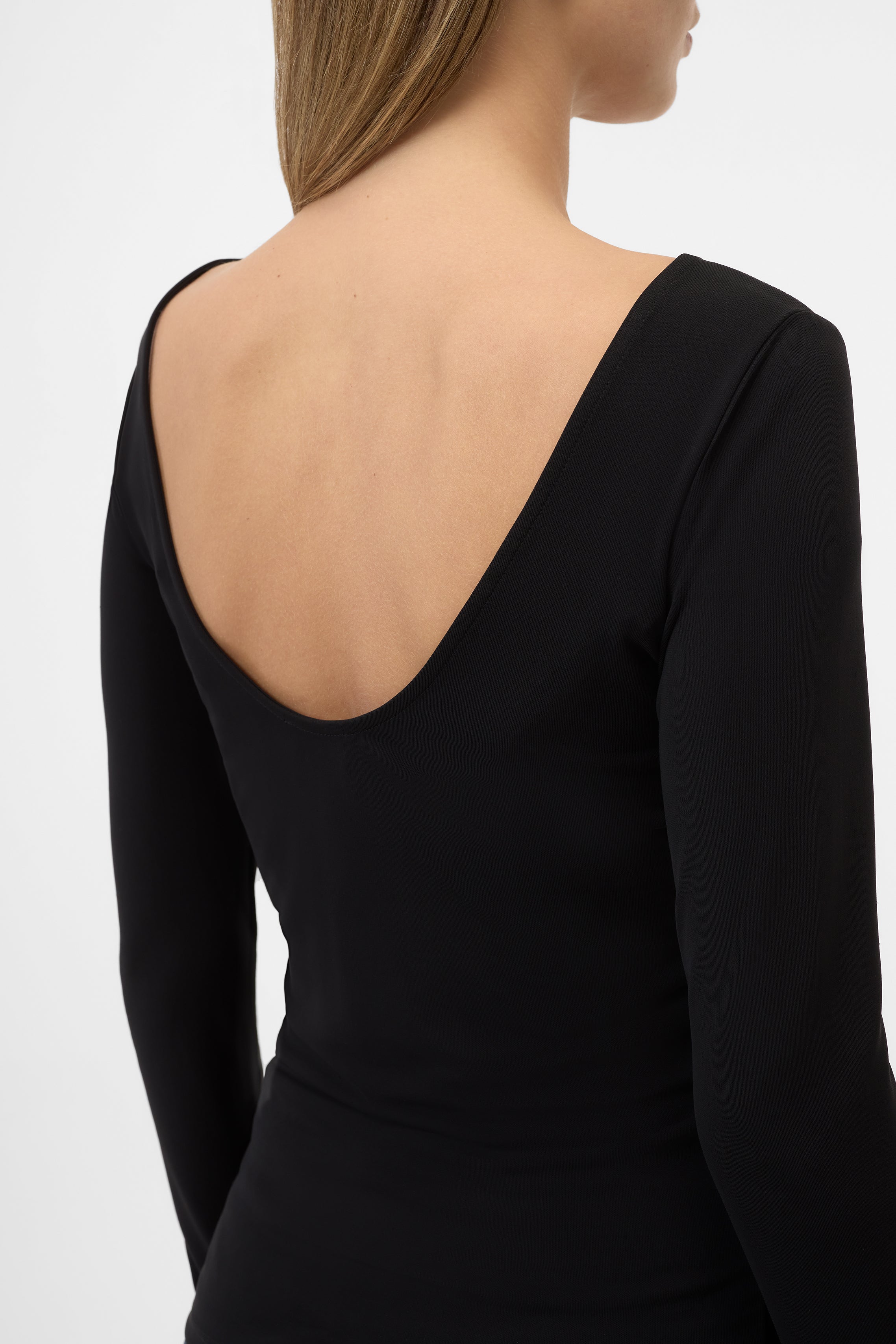 DEEP BACK LONGSLEEVE