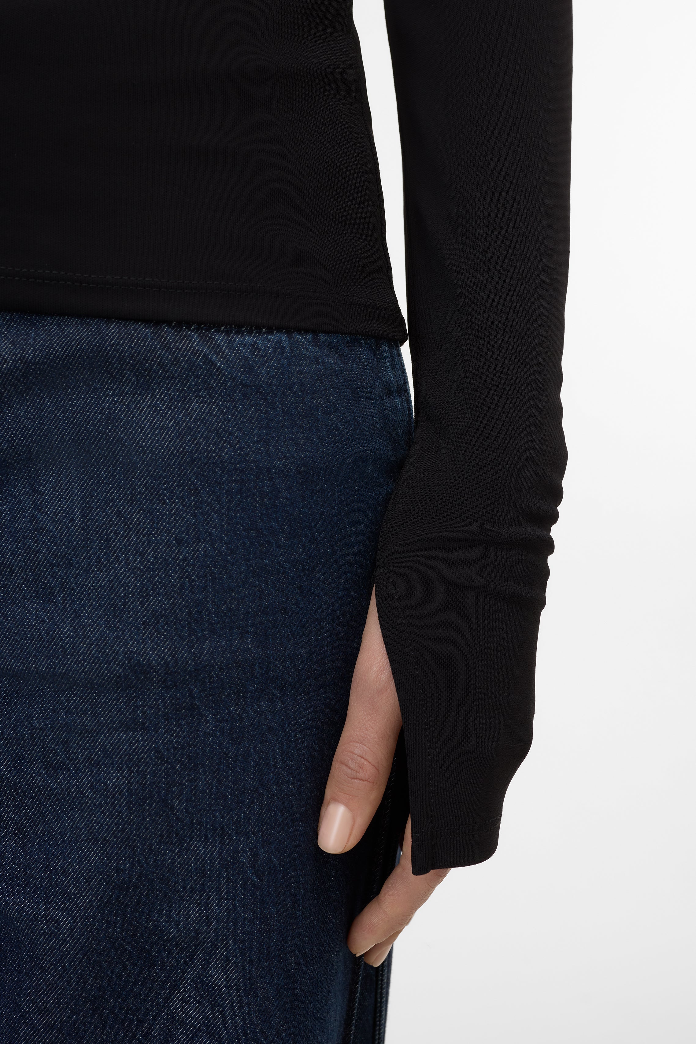 DEEP BACK LONGSLEEVE