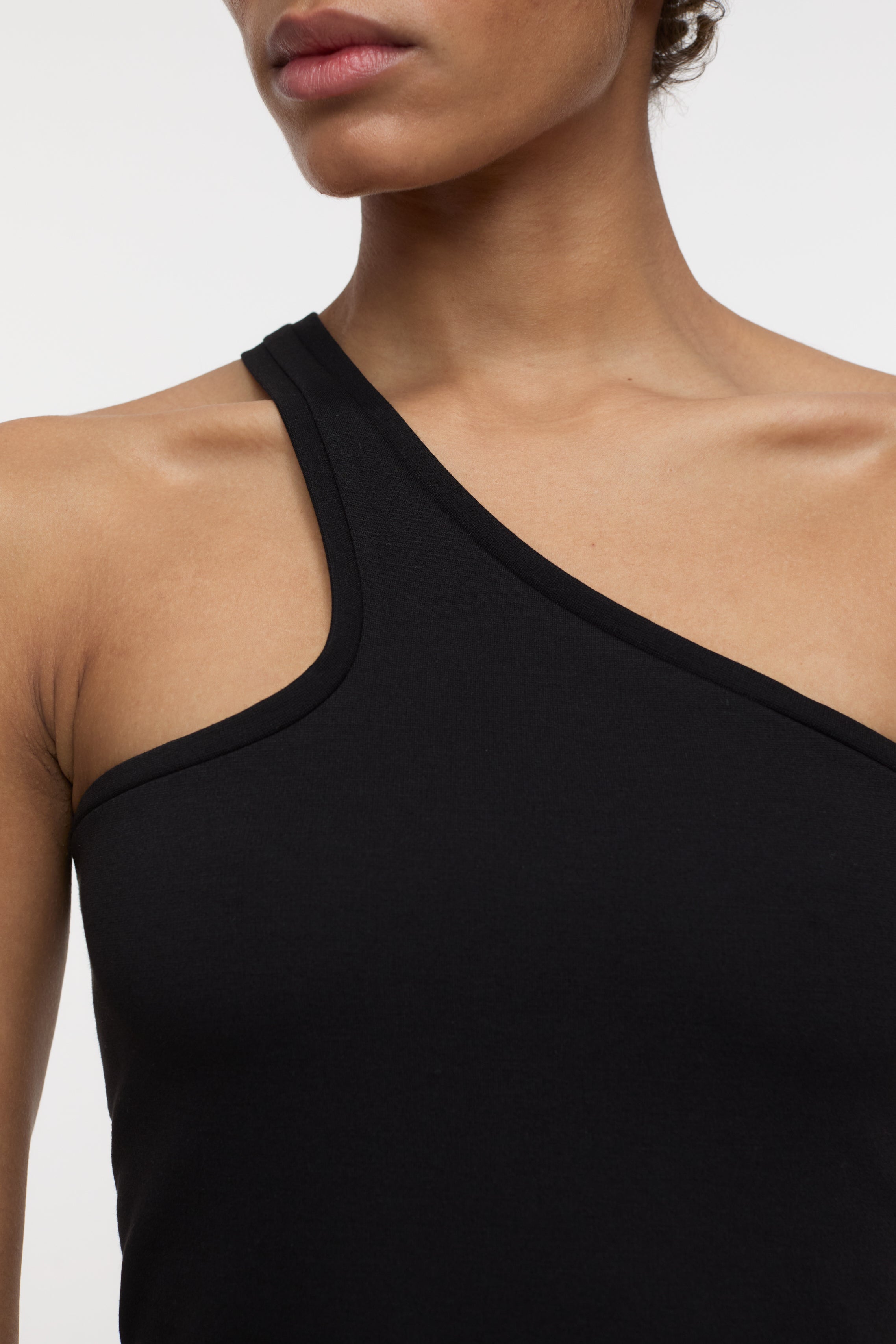 ONE SHOULDER TANKTOP