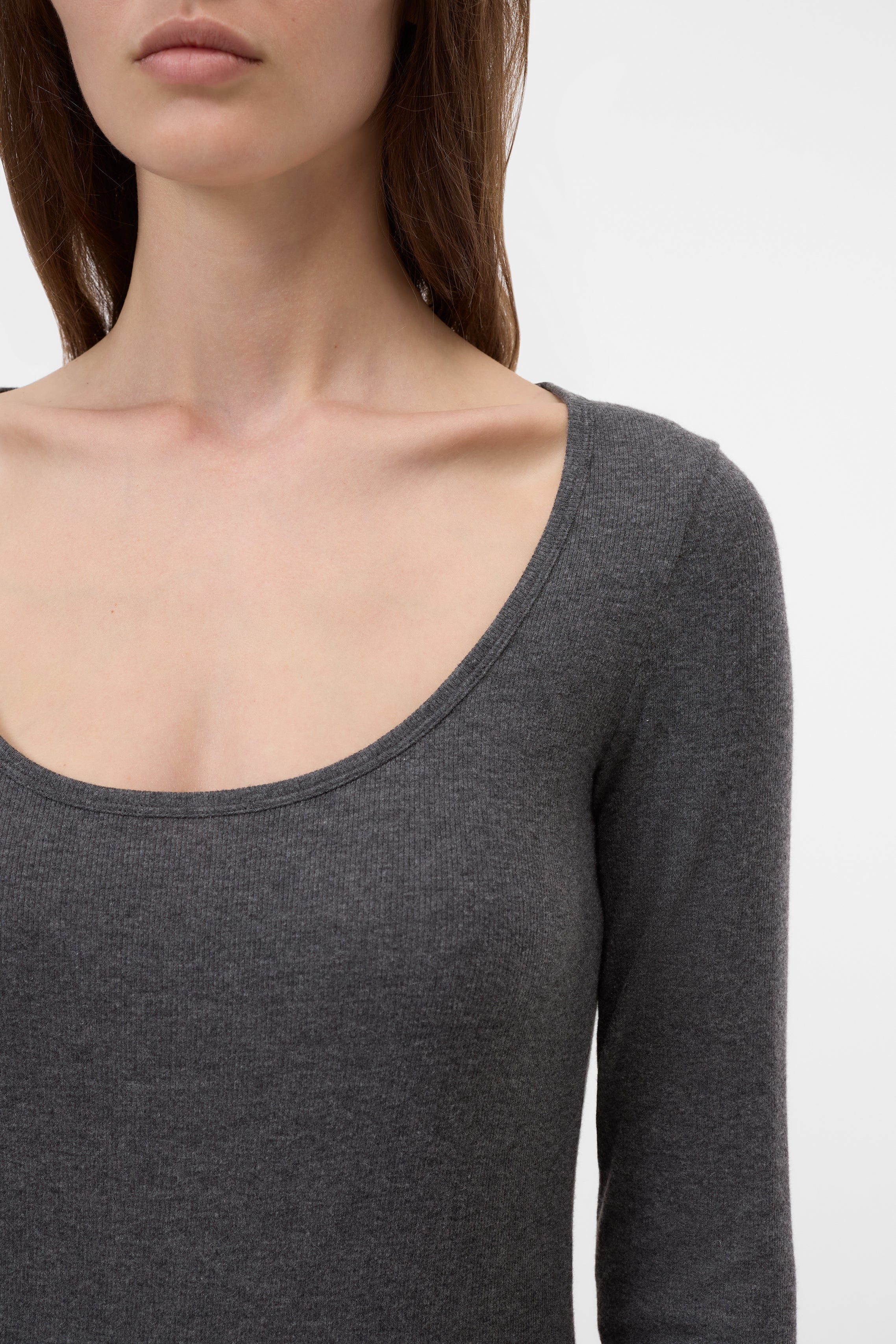RIPPED LONGSLEEVE