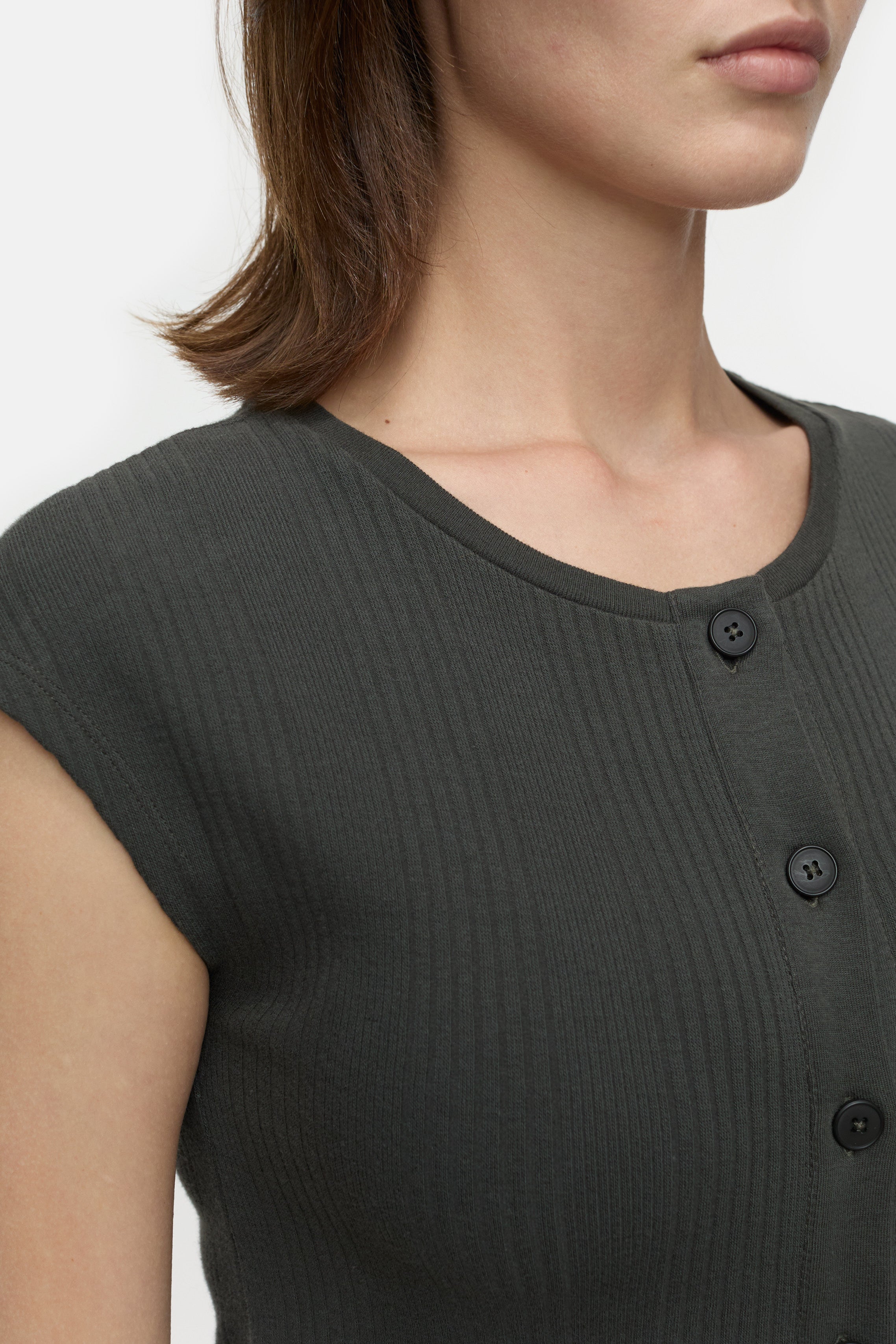 Closed-CREWNECK T-SHIRT-Shirts-Black-Deal-Outlet-by-ARCHIVIST