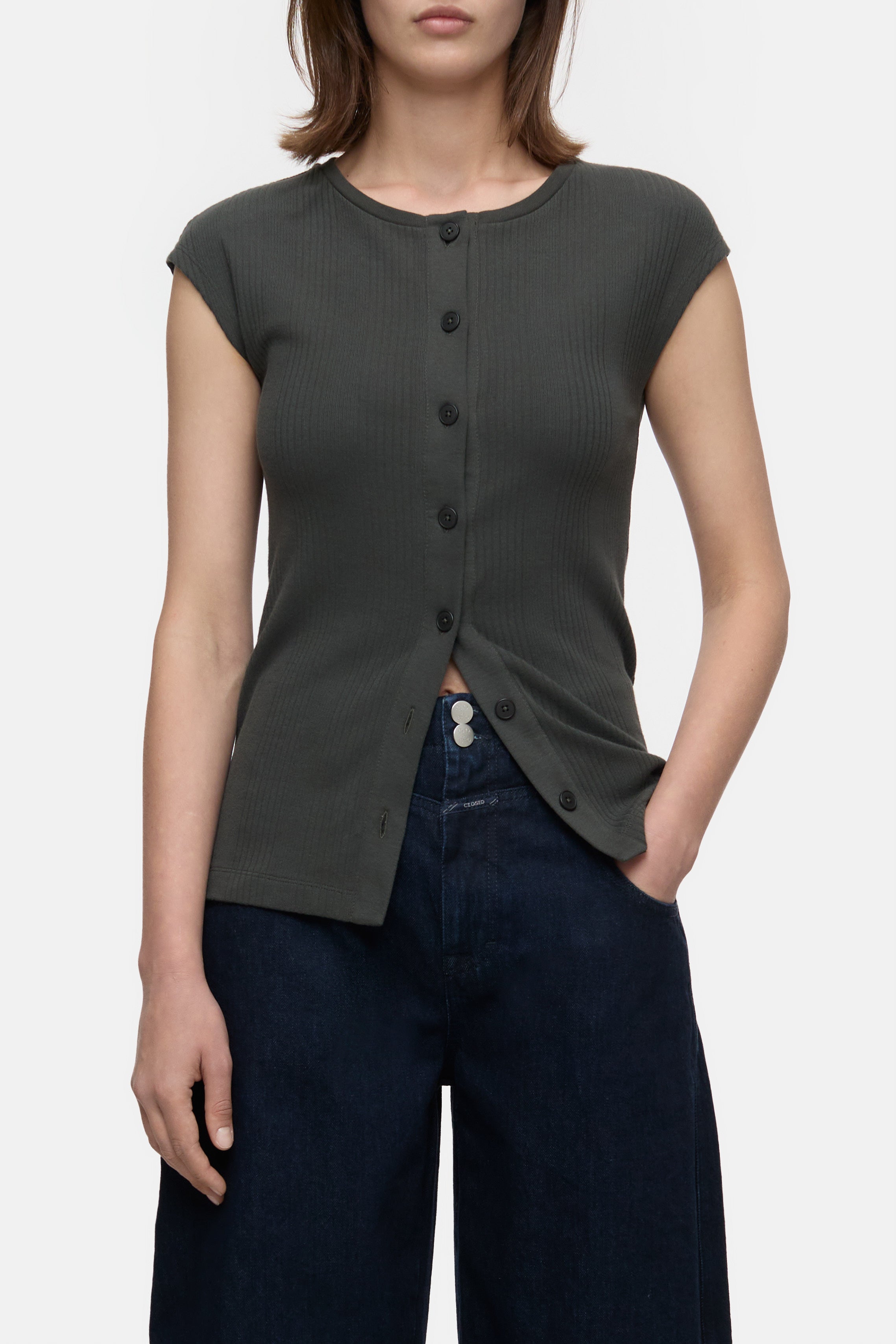 Closed-CREWNECK T-SHIRT-Shirts-Black-Deal-Outlet-by-ARCHIVIST