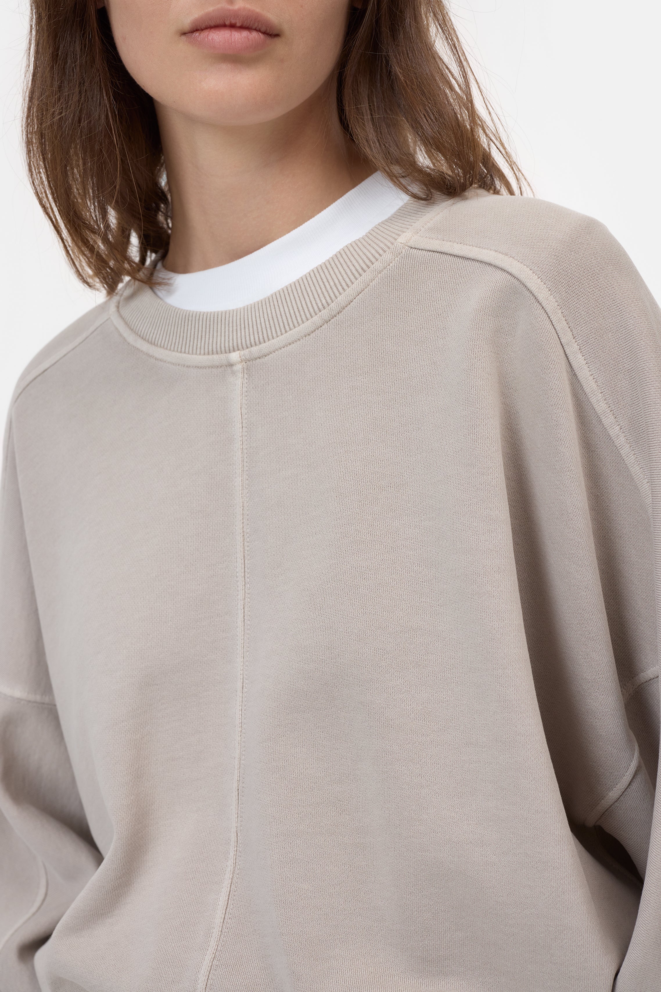 OVERSIZED CROPPED CREWNECK