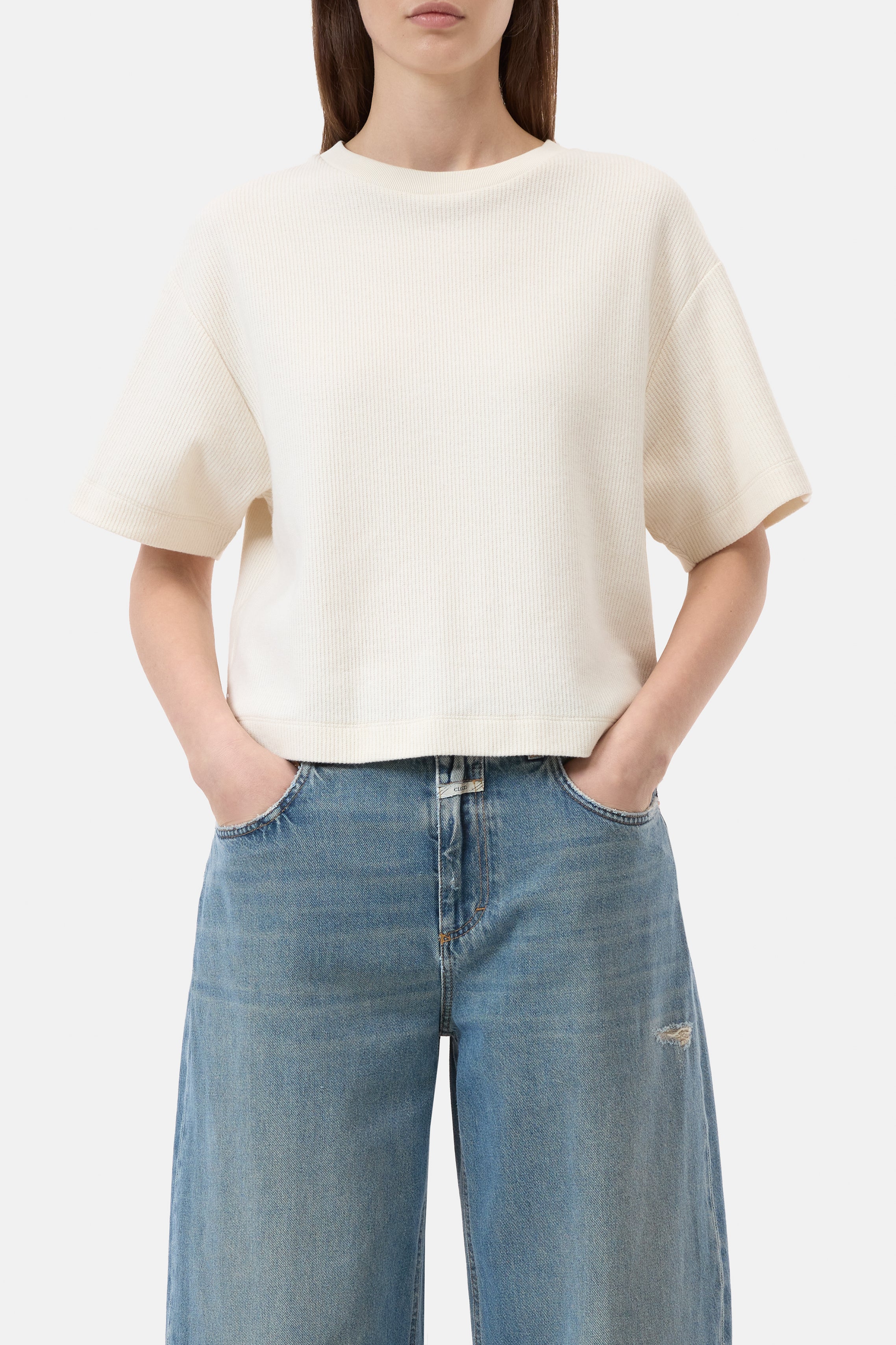 BACK SLIT T-SHIRT