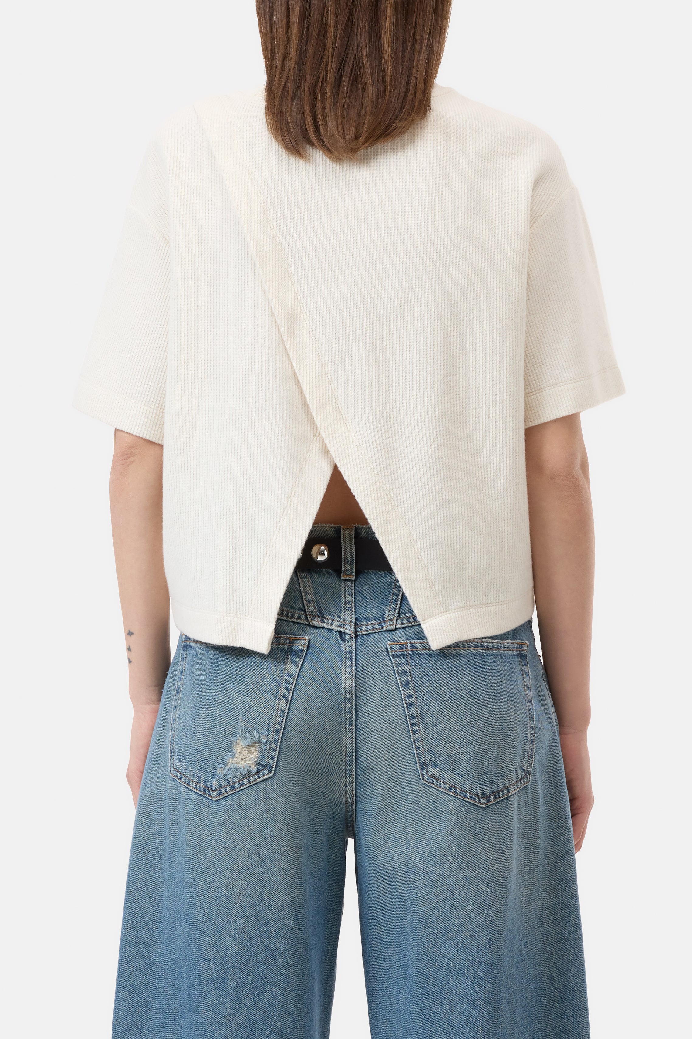 BACK SLIT T-SHIRT