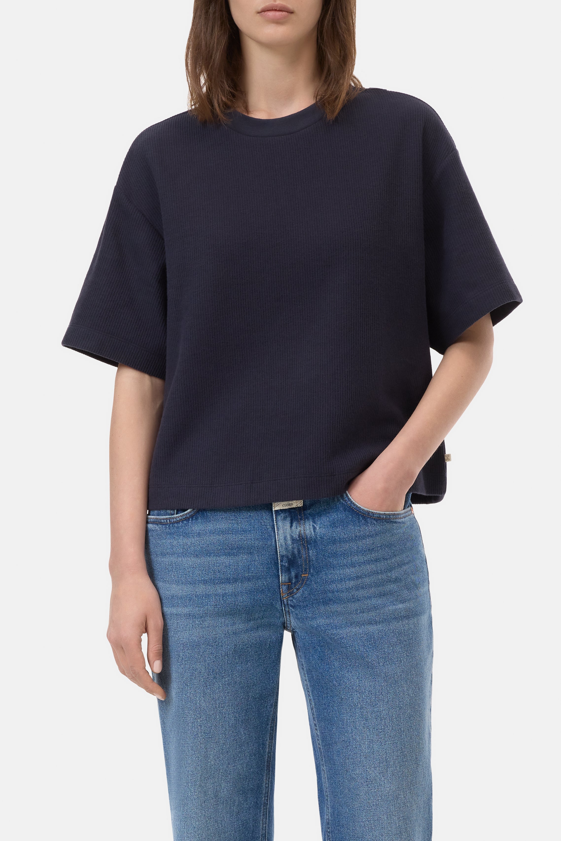 BACK SLIT T-SHIRT