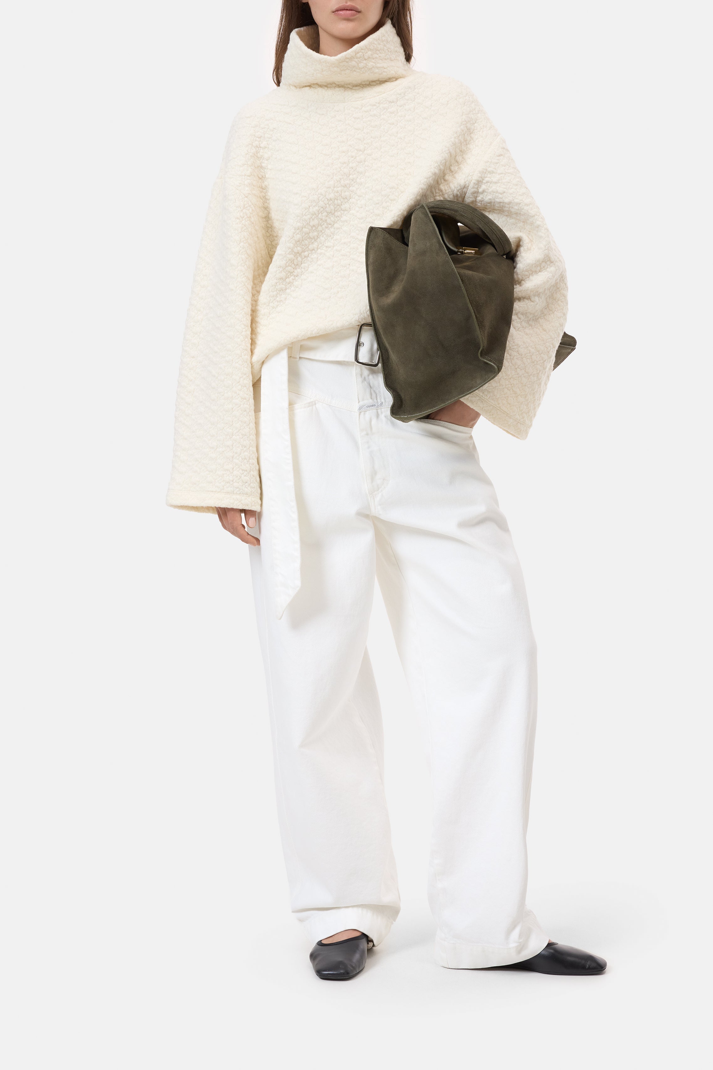 HIGH NECK SWEATSHIRT