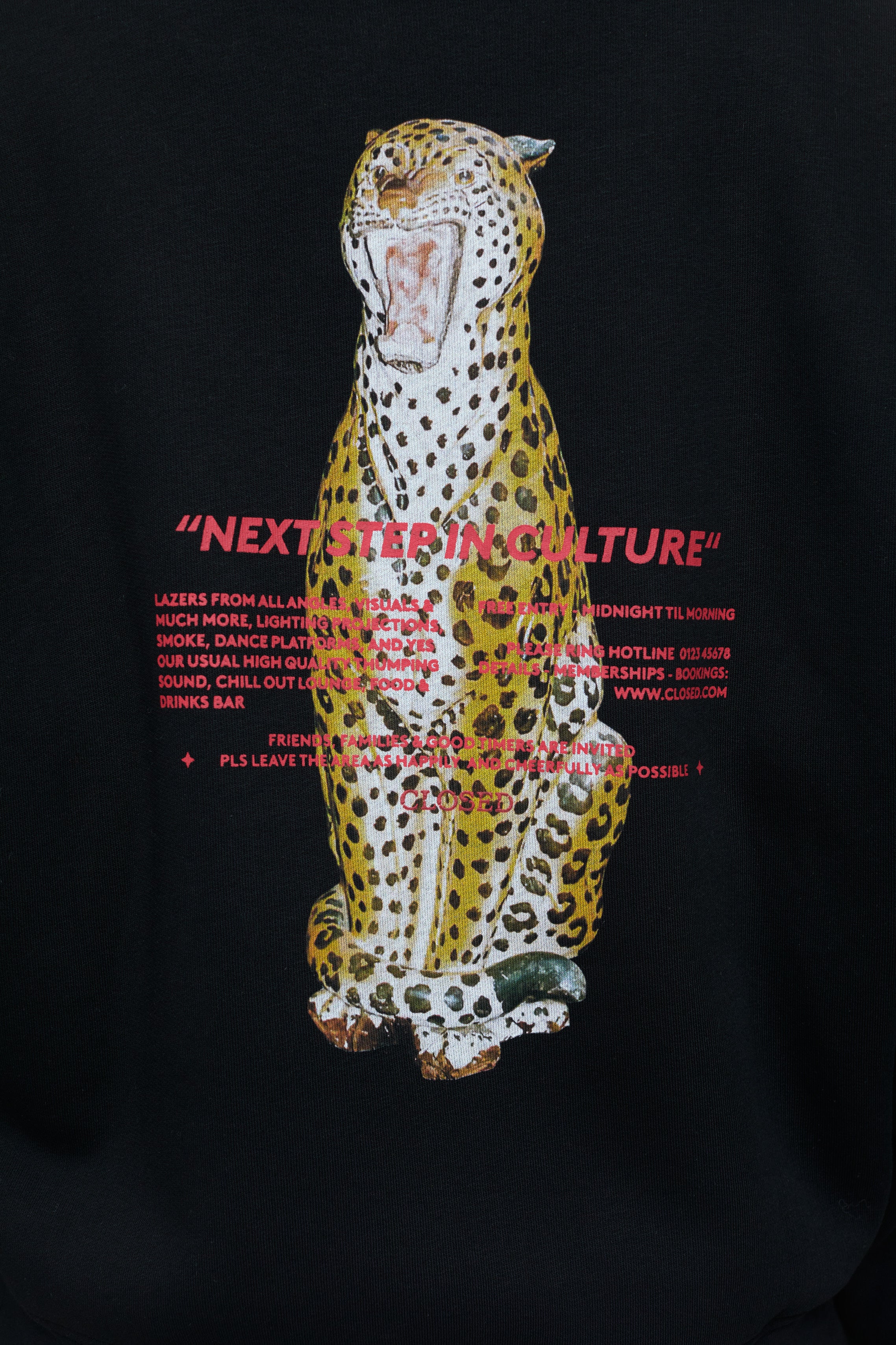 EMBROIDERED CREWNECK