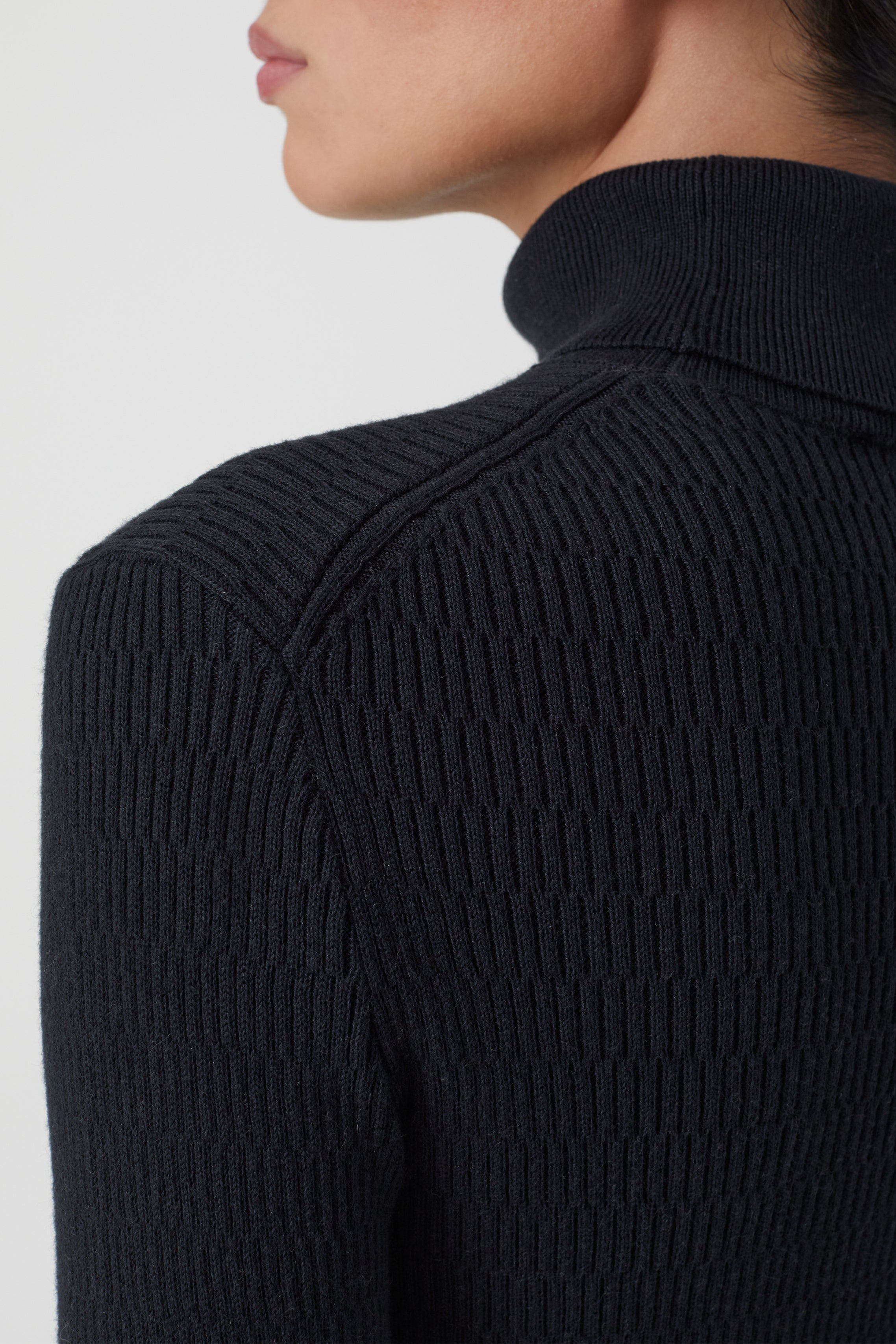 TURTLE NECK LONG SLEEVE KNITS