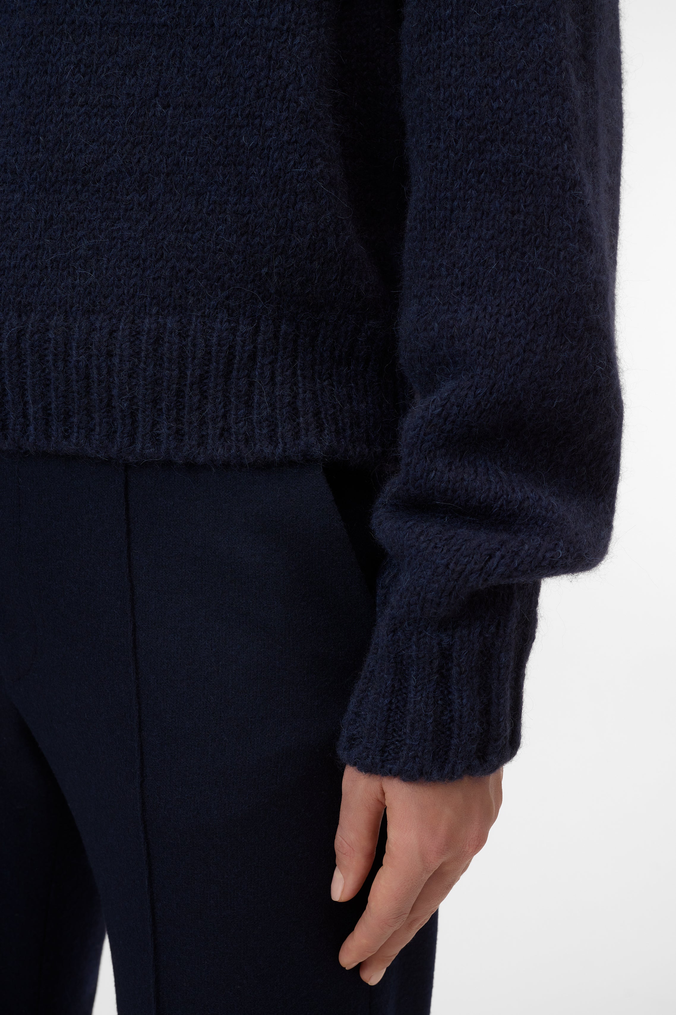 CREW NECK LONG SLEEVE