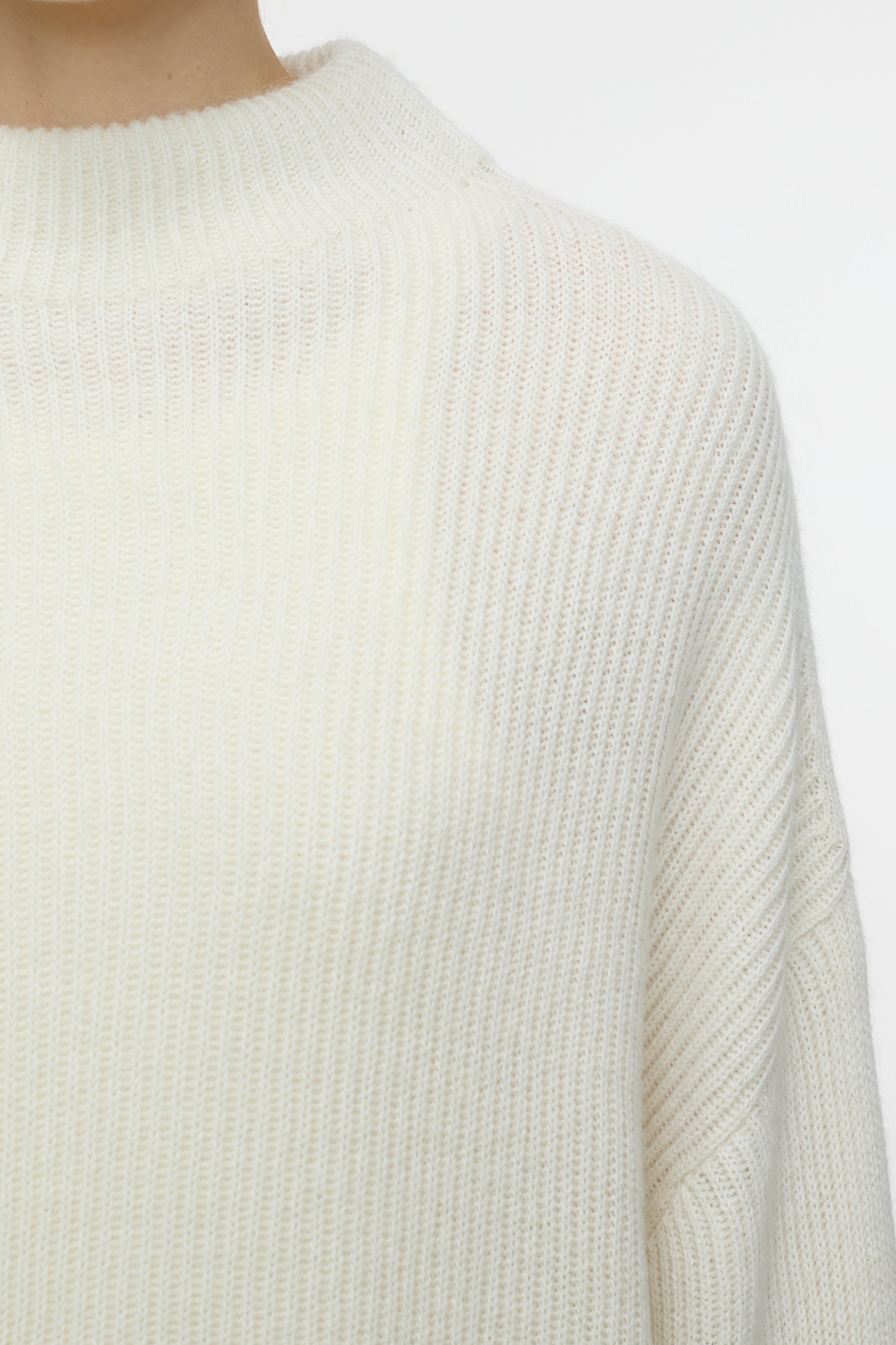 FUNNEL NECK LONG SLEEVE