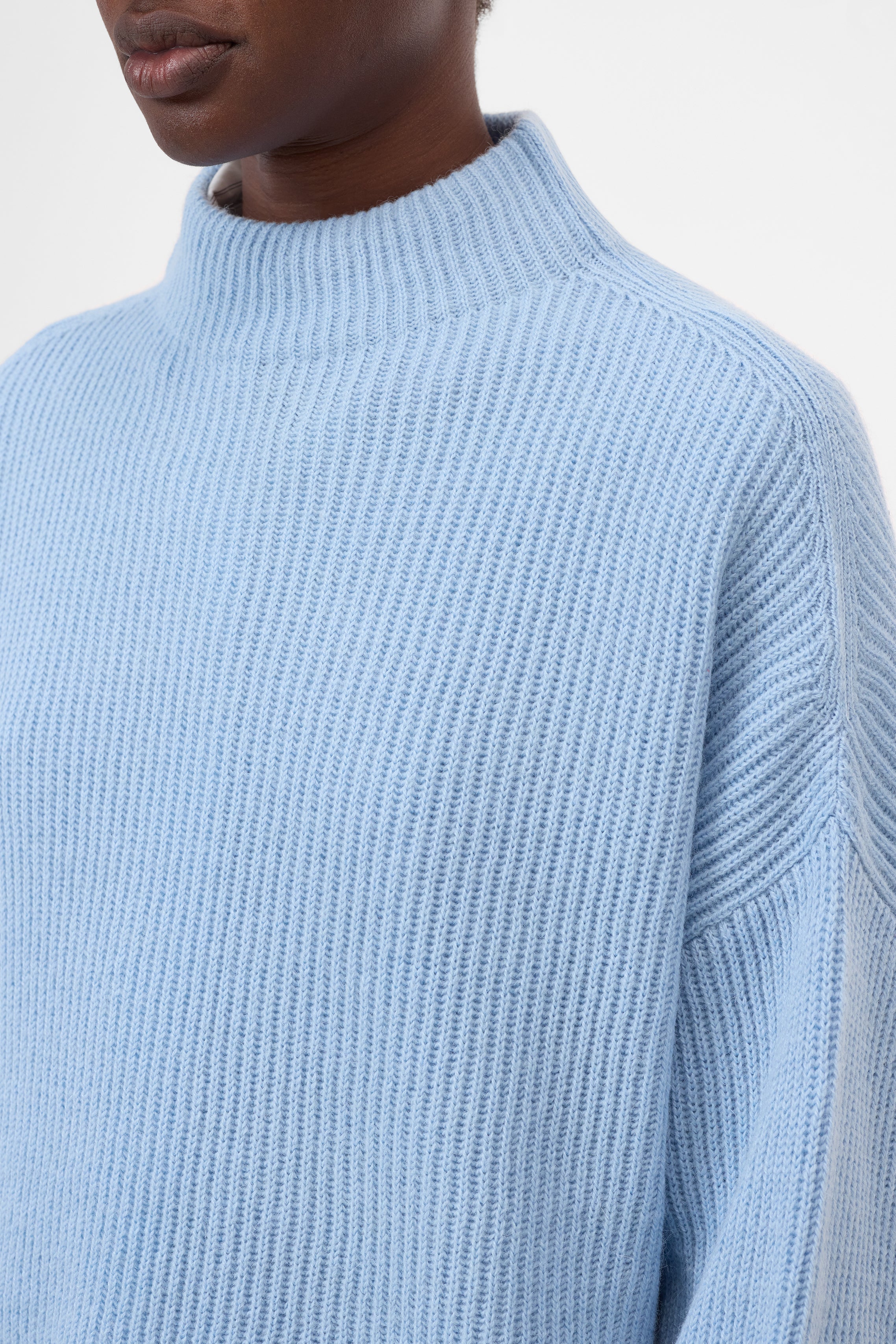 FUNNEL NECK LONG SLEEVE