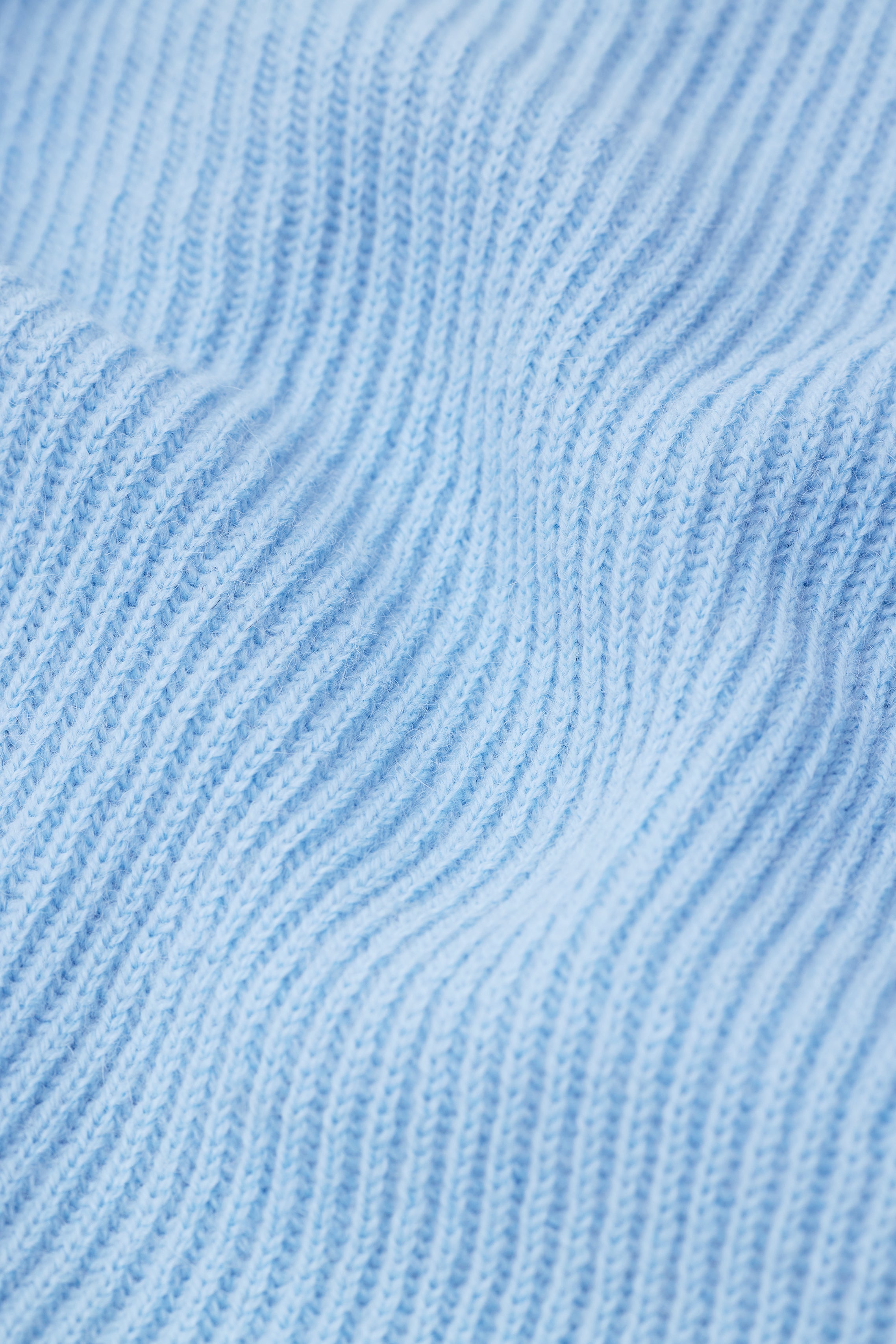 FUNNEL NECK LONG SLEEVE