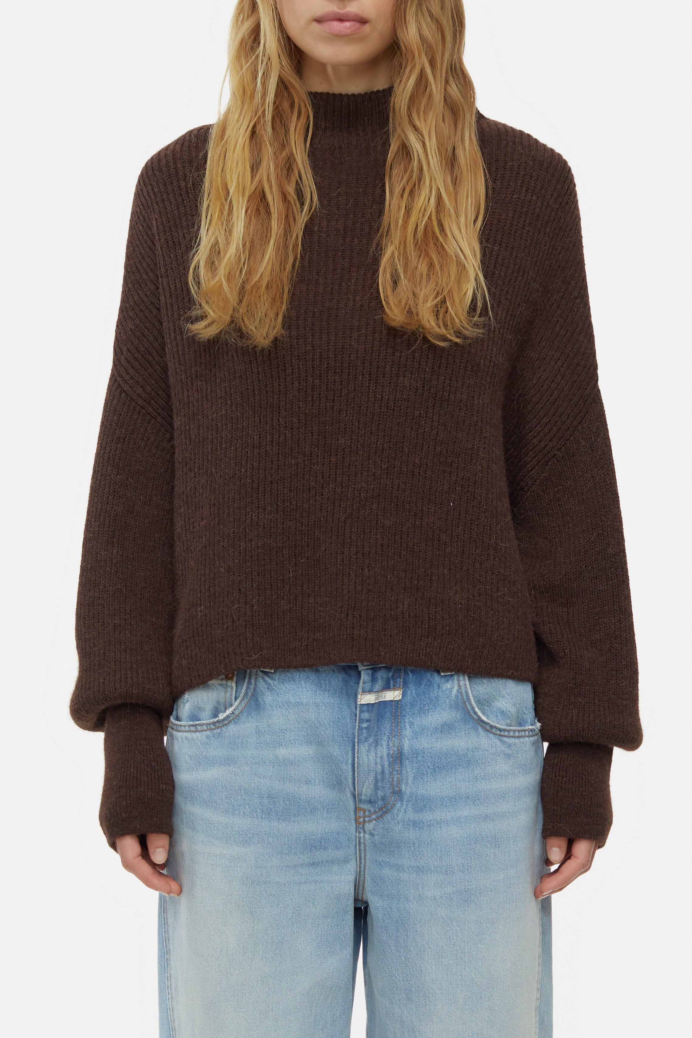 FUNNEL NECK CROPPED KNITS