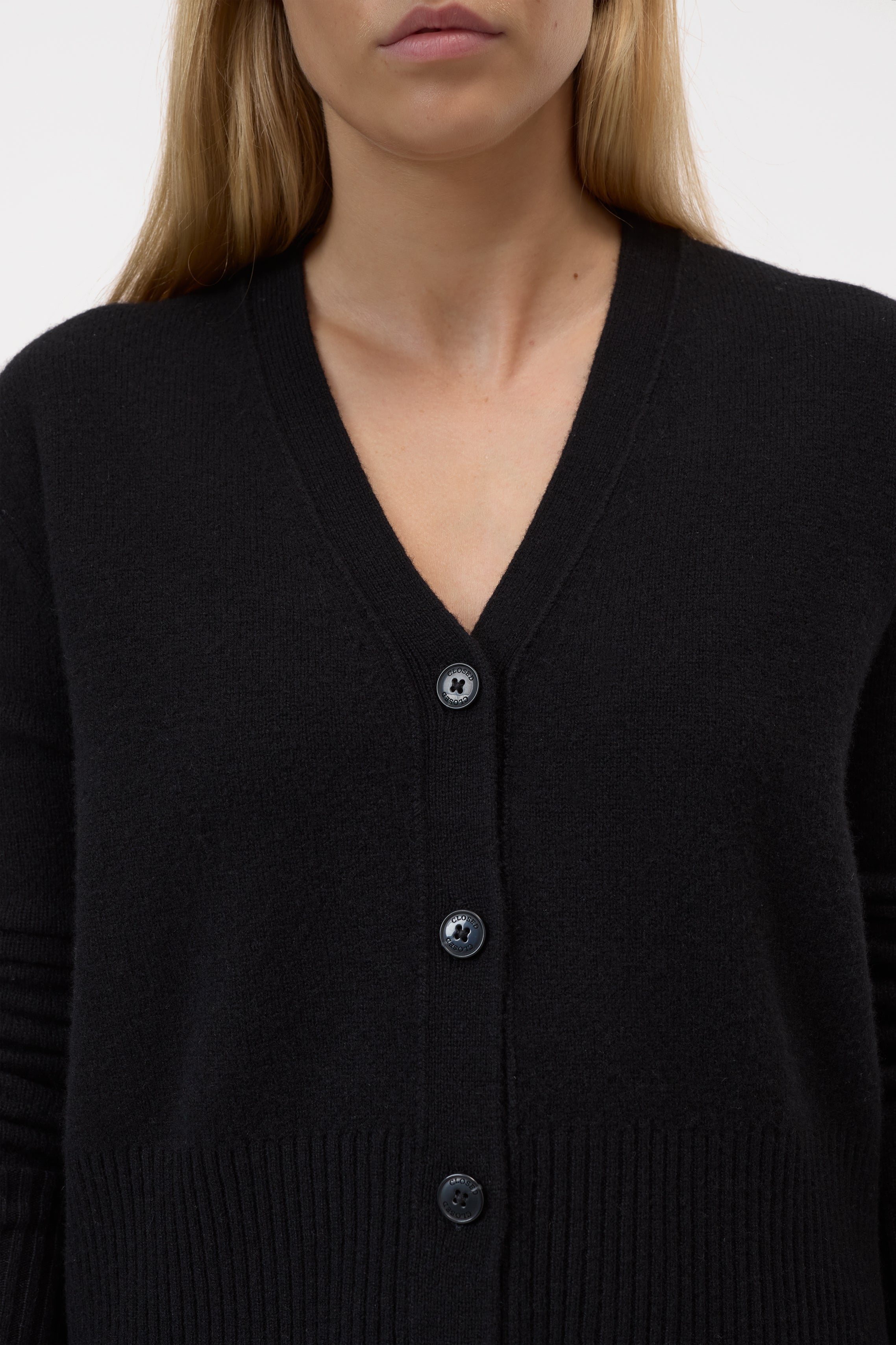 V NECK CARDIGAN