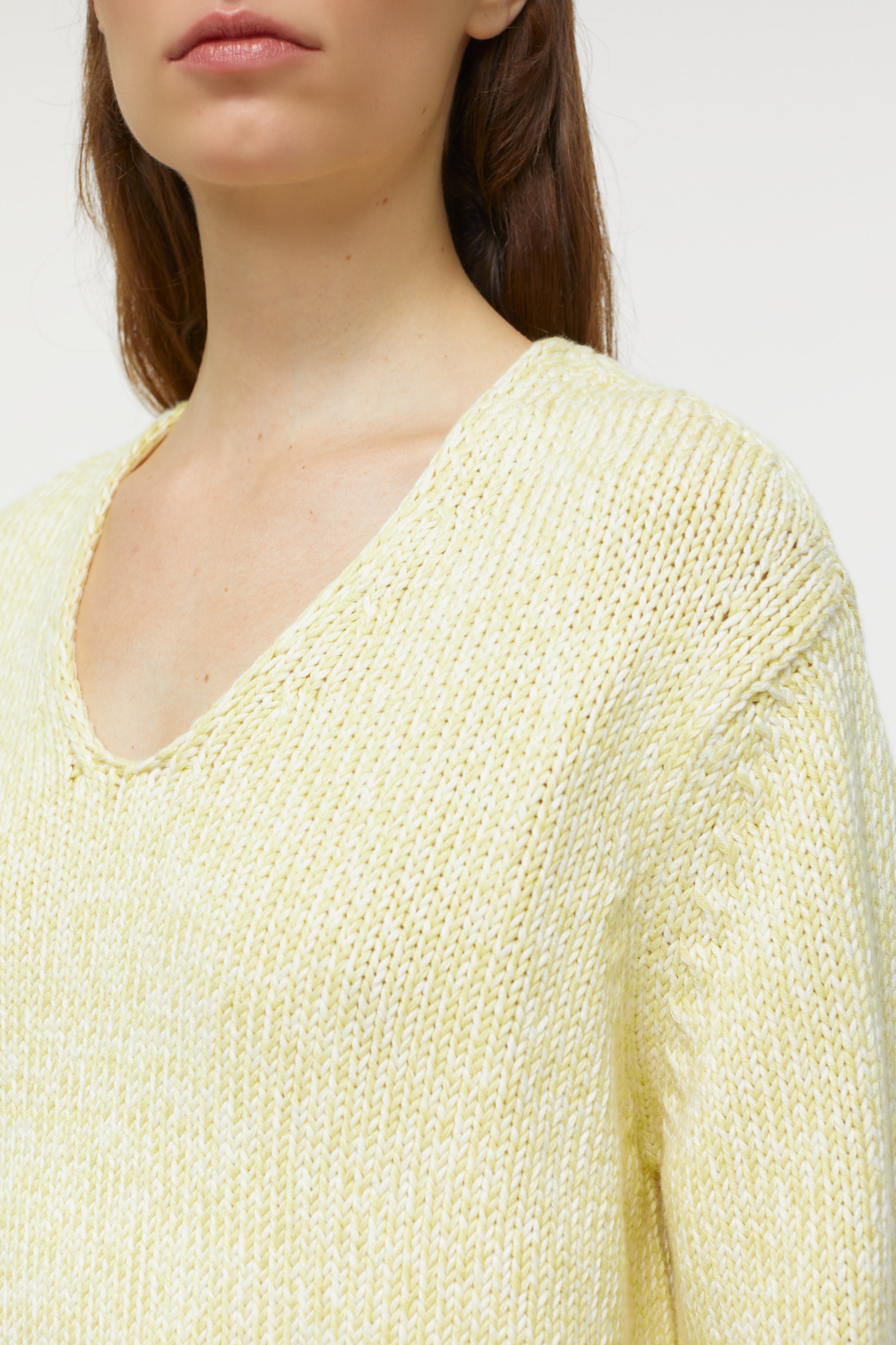 OPEN V NECK LONG SLEEVE