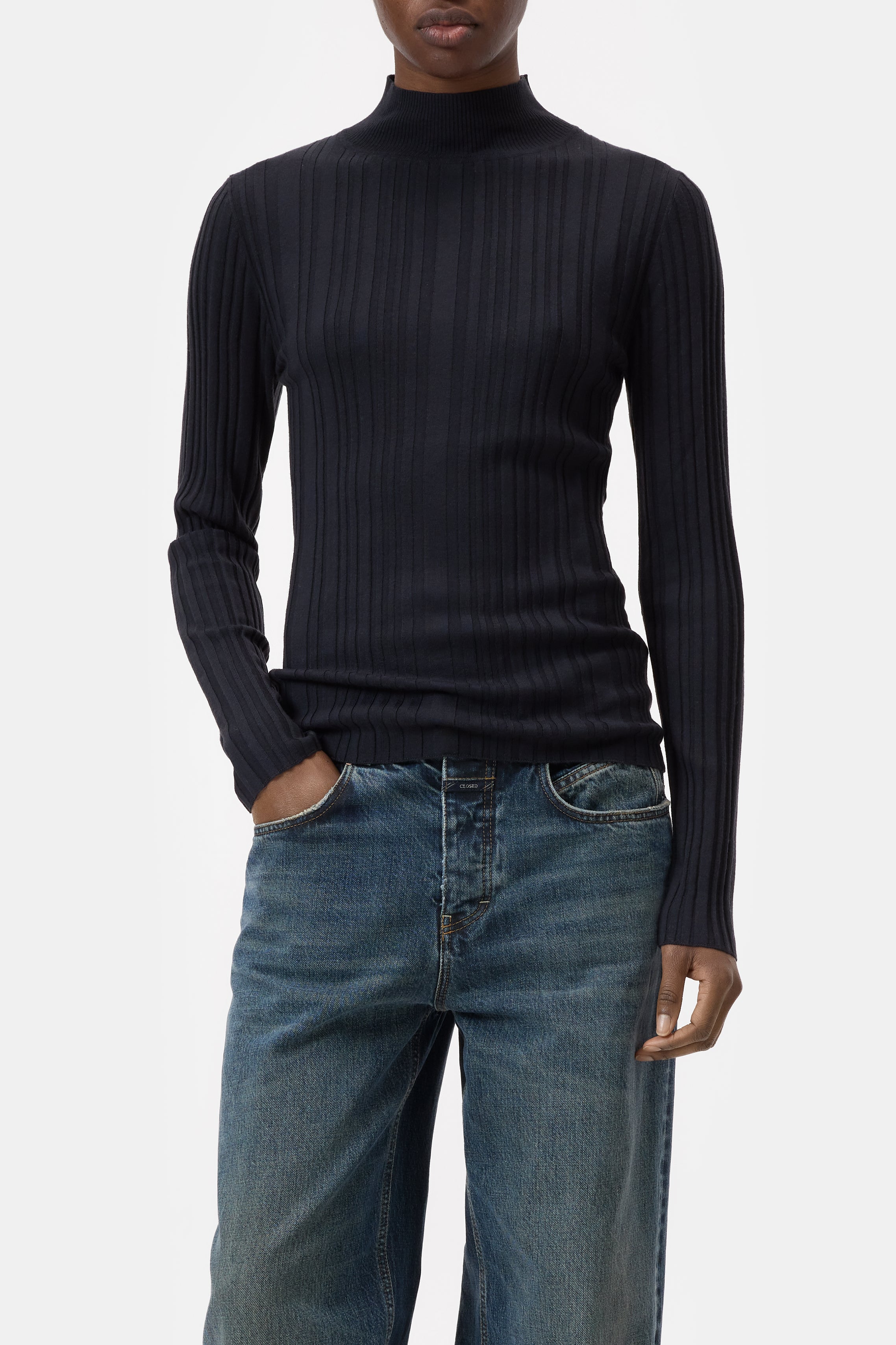 SLIM TURTLE NECK