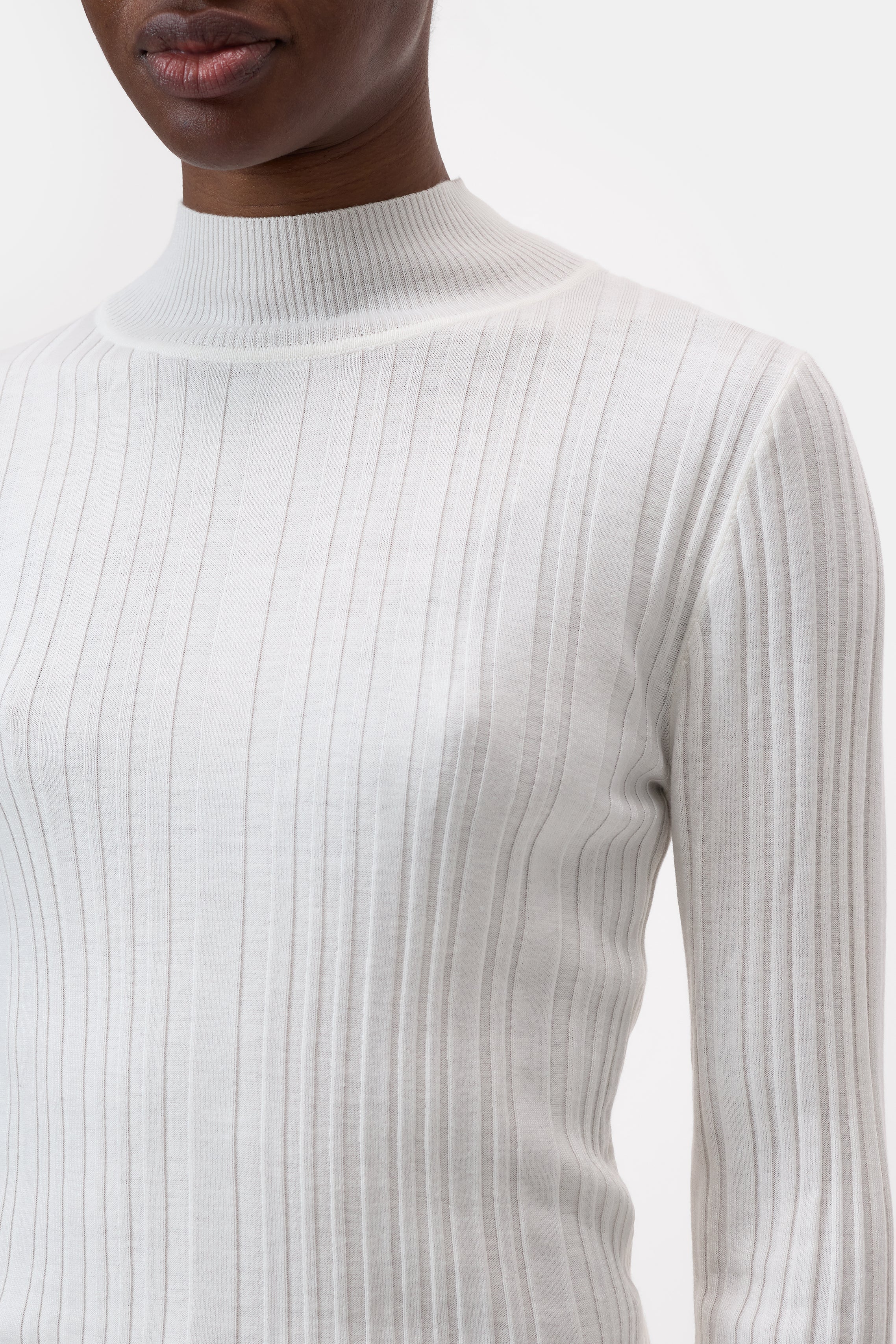 SLIM TURTLE NECK