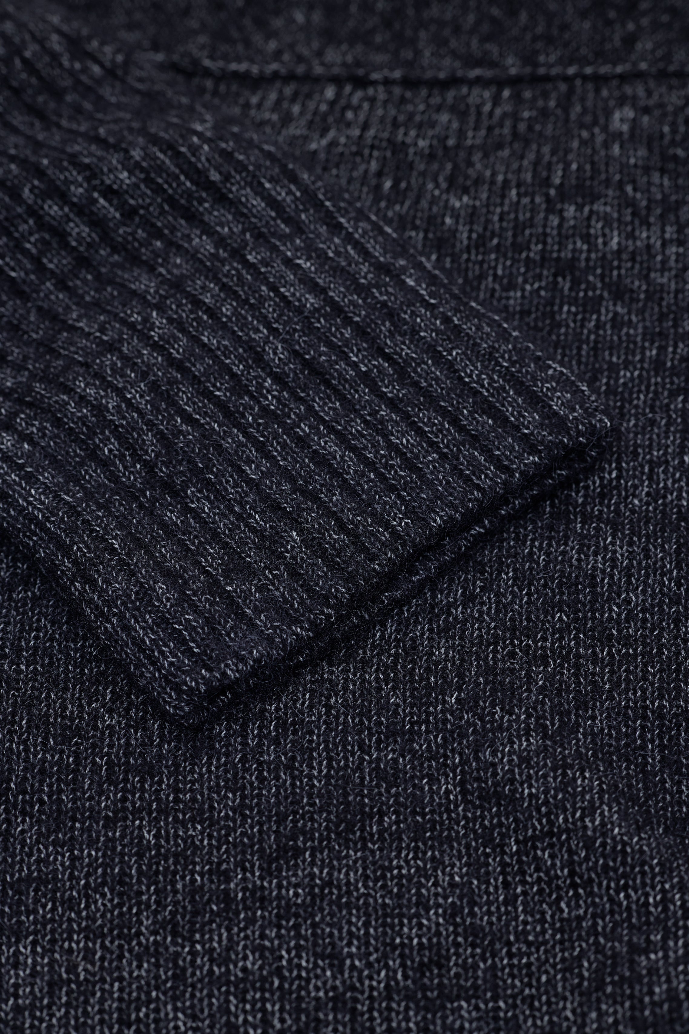 WIDE COLLAR LONG SLEEVE