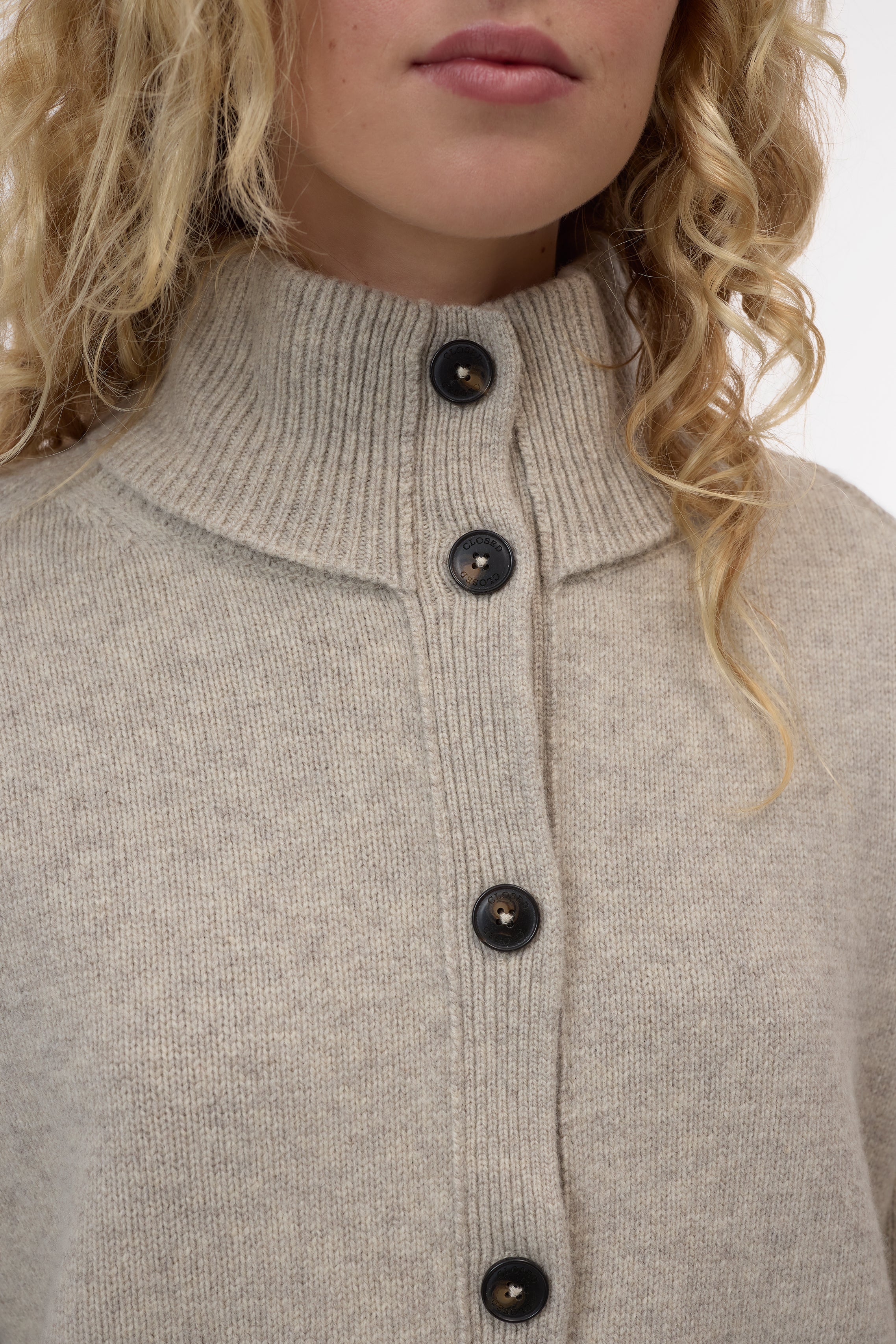 ROLLNECK CARDIGAN