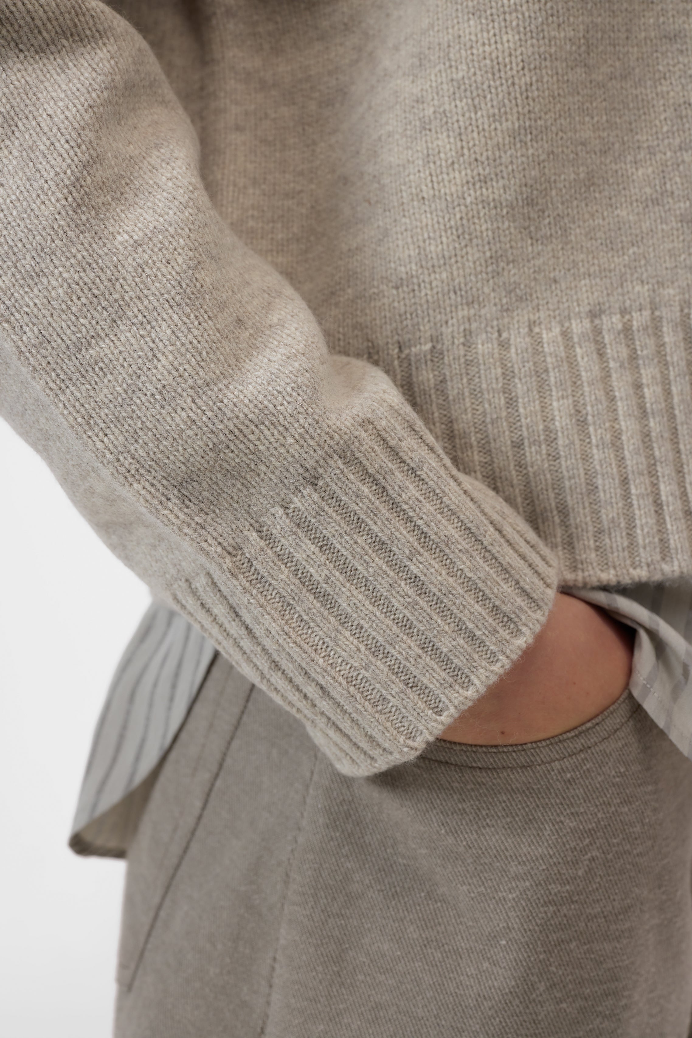 ROLLNECK CARDIGAN