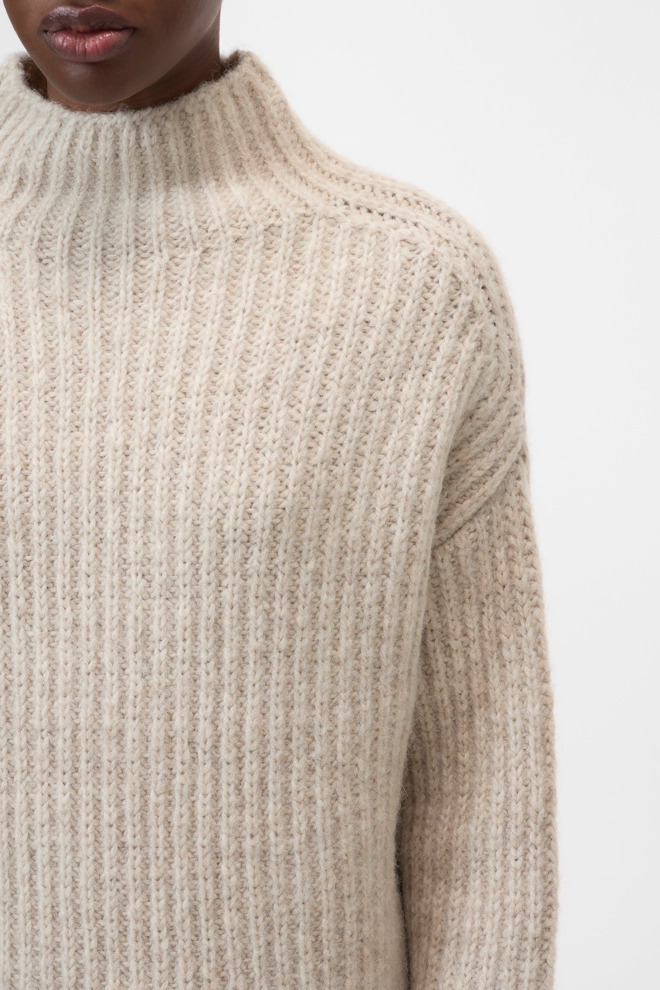 HIGH NECK LONG SLEEVE