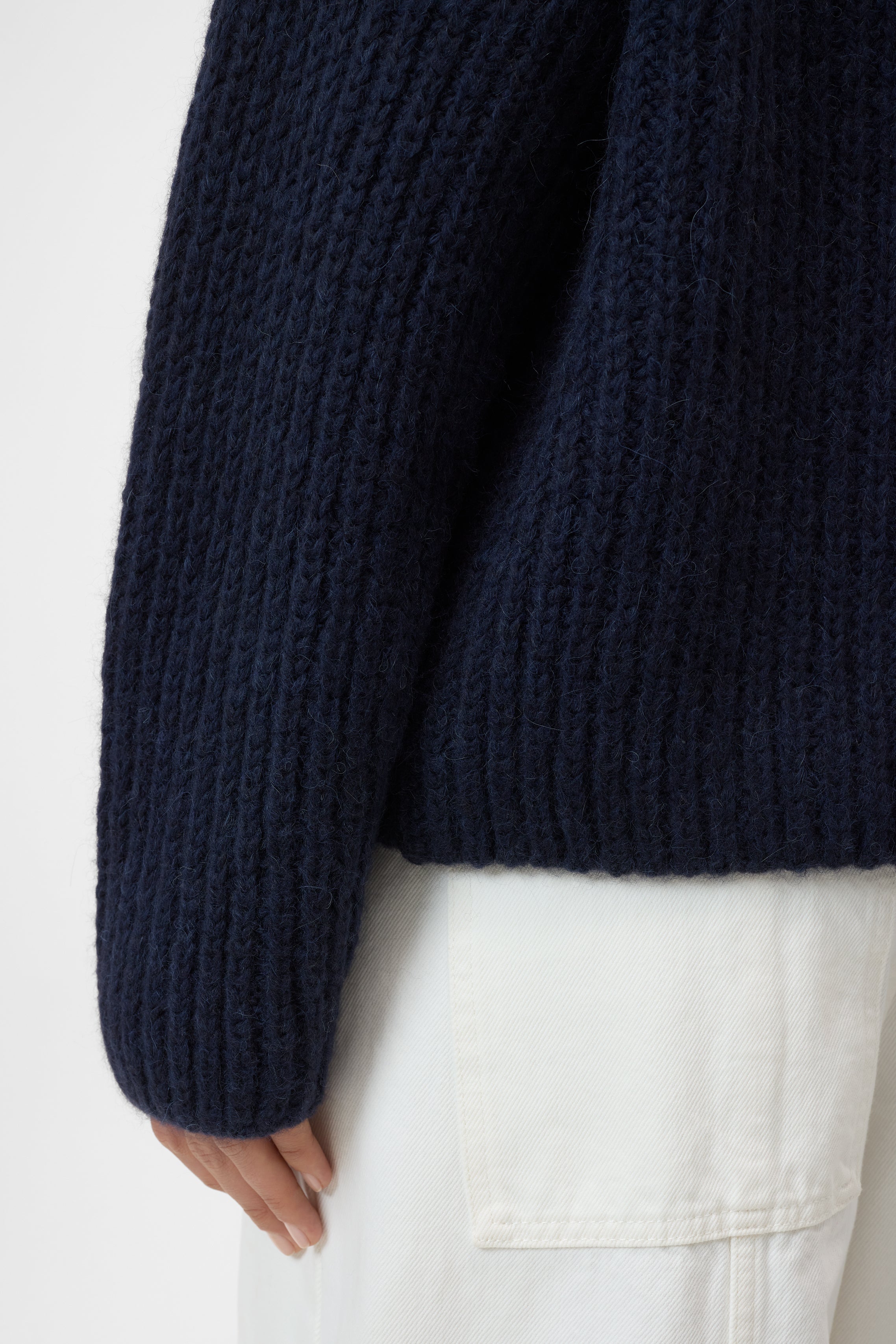 HIGH NECK LONG SLEEVE