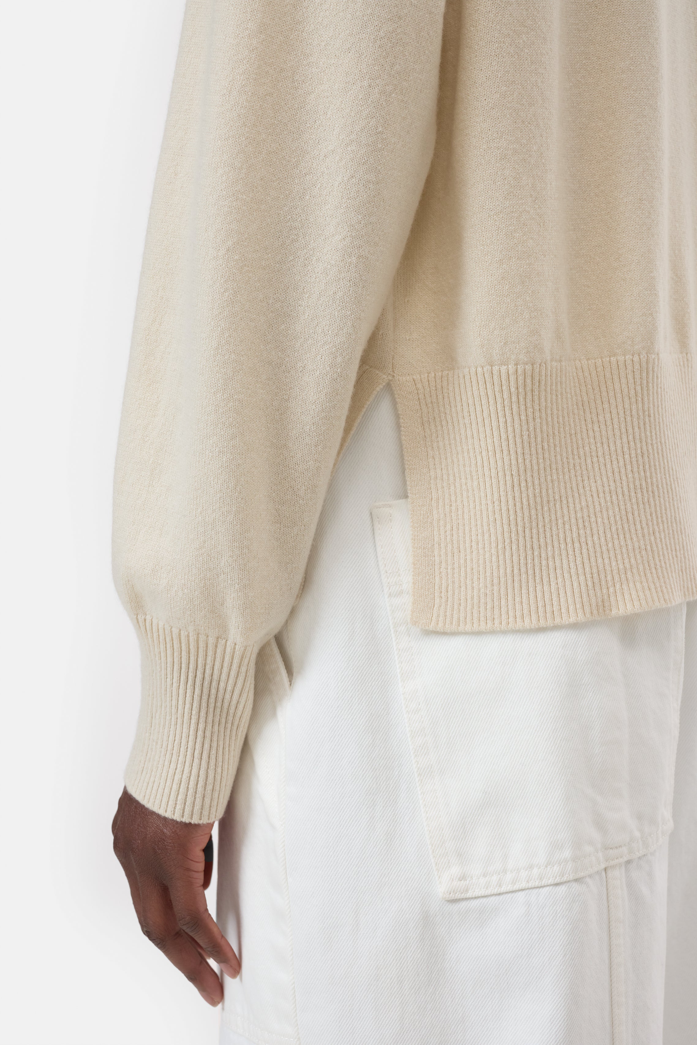 CREW NECK WITH SLITS