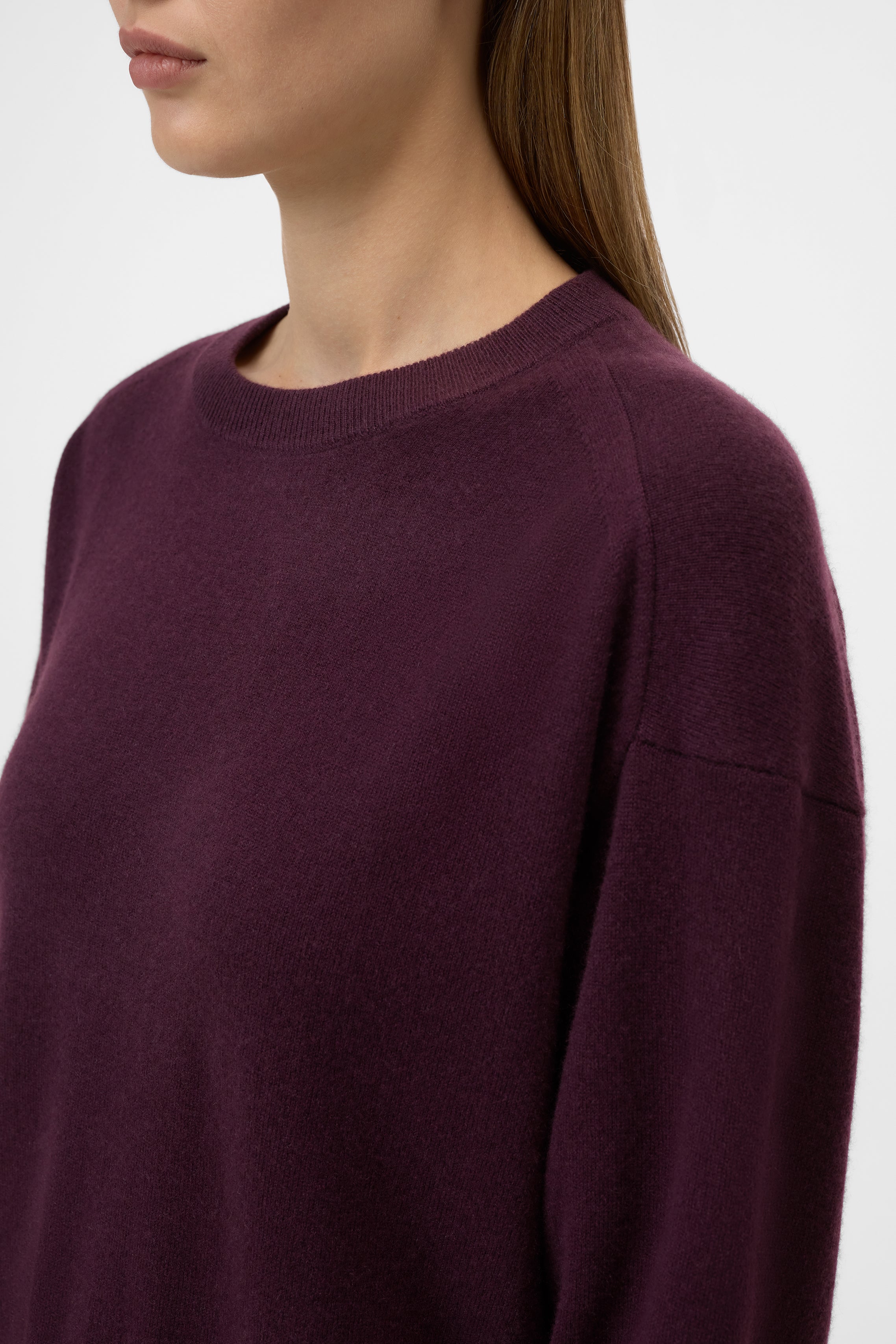 CREW NECK WITH SLITS