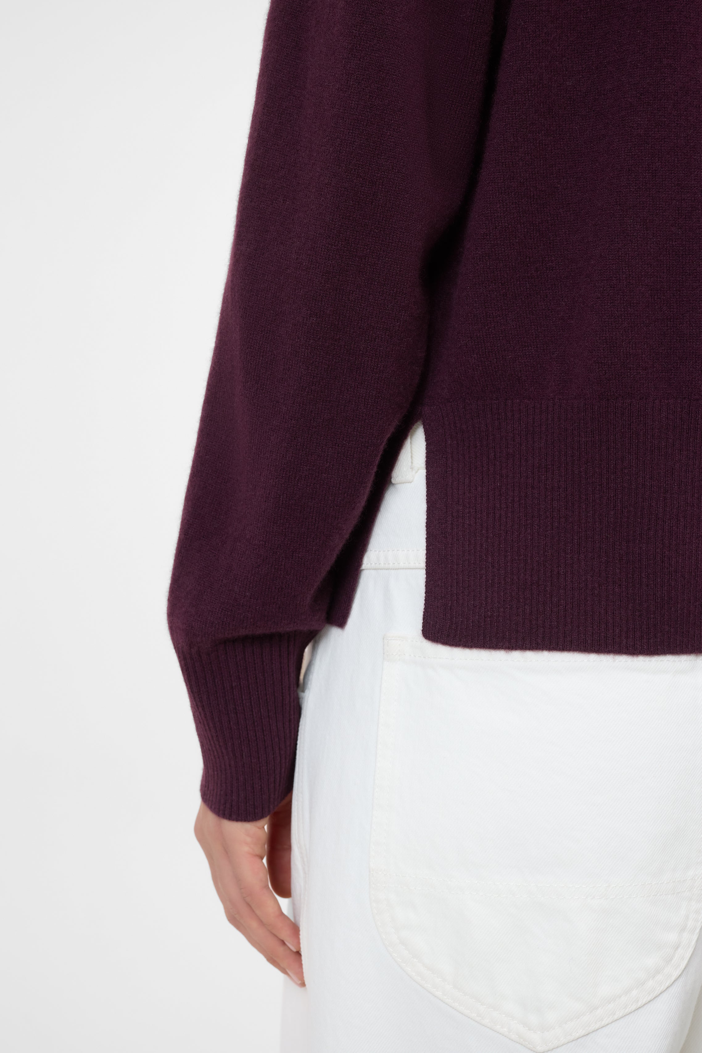 CREW NECK WITH SLITS