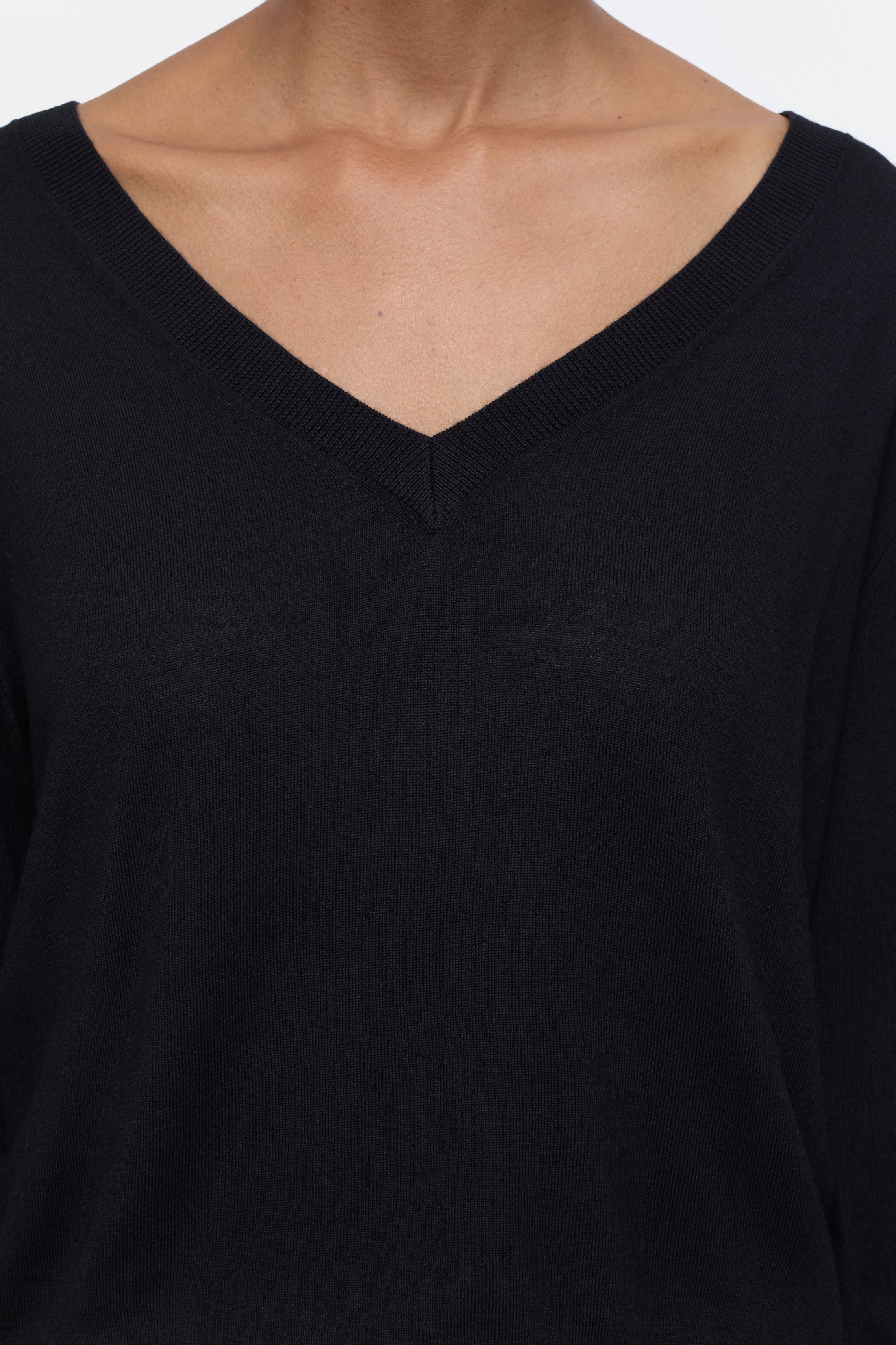 V NECK BOXY