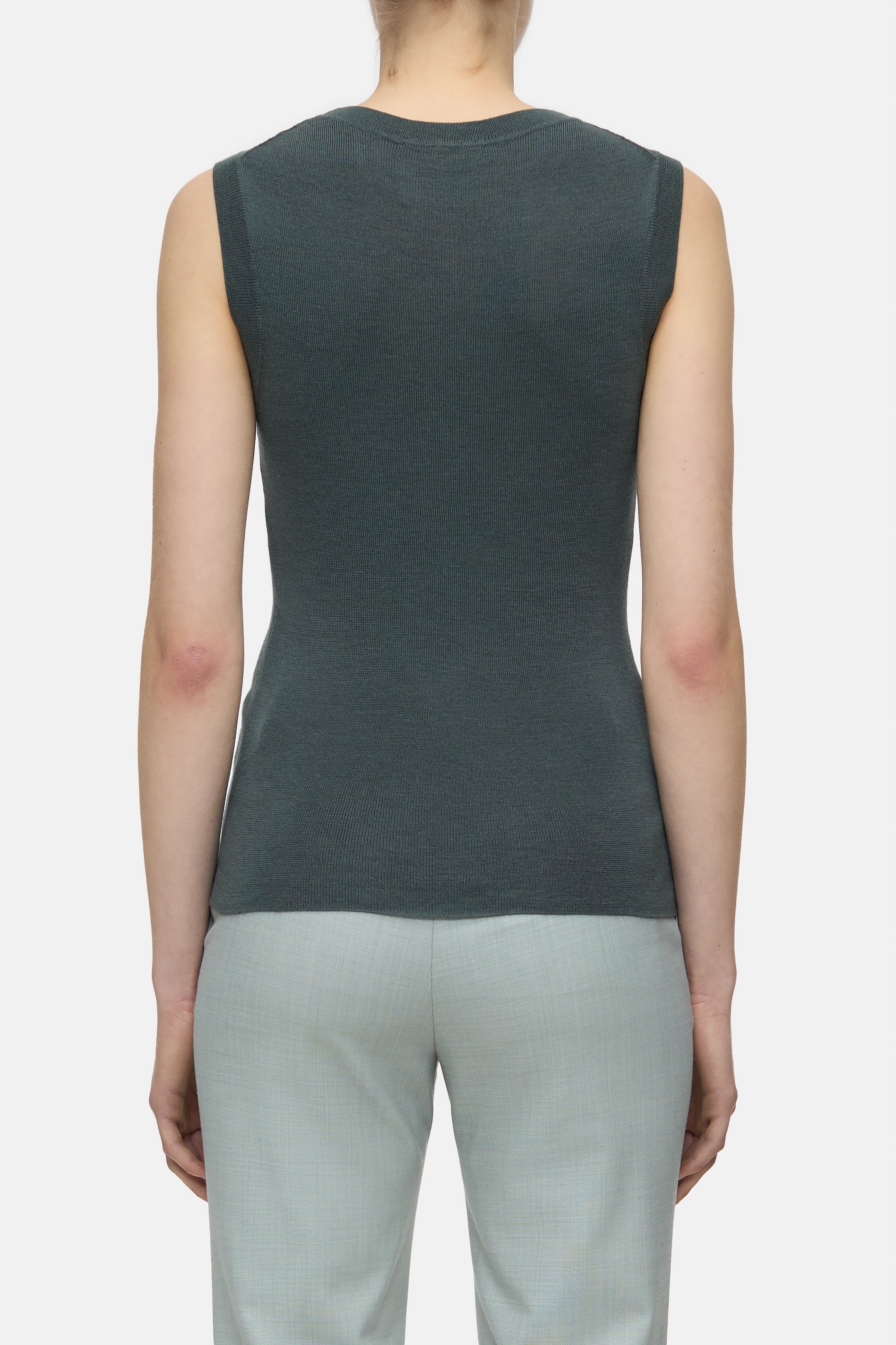 Closed-SLEEVELESS CREW NECK KNITS-Strick & Pullover-Black-Deal-Outlet-by-ARCHIVIST