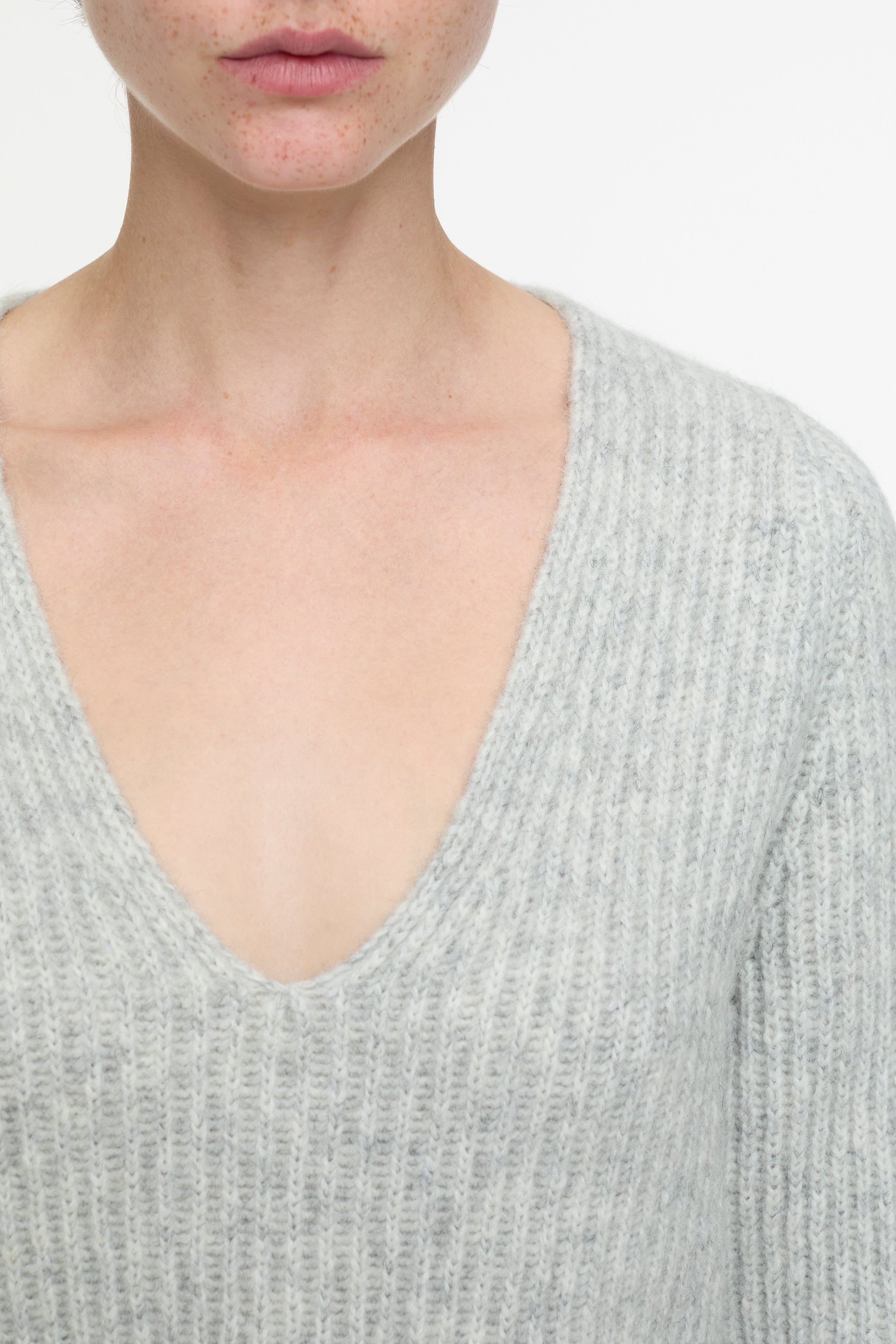 Closed-V NECK LONG SLEEVE-Strick & Pullover-Black-Deal-Outlet-by-ARCHIVIST