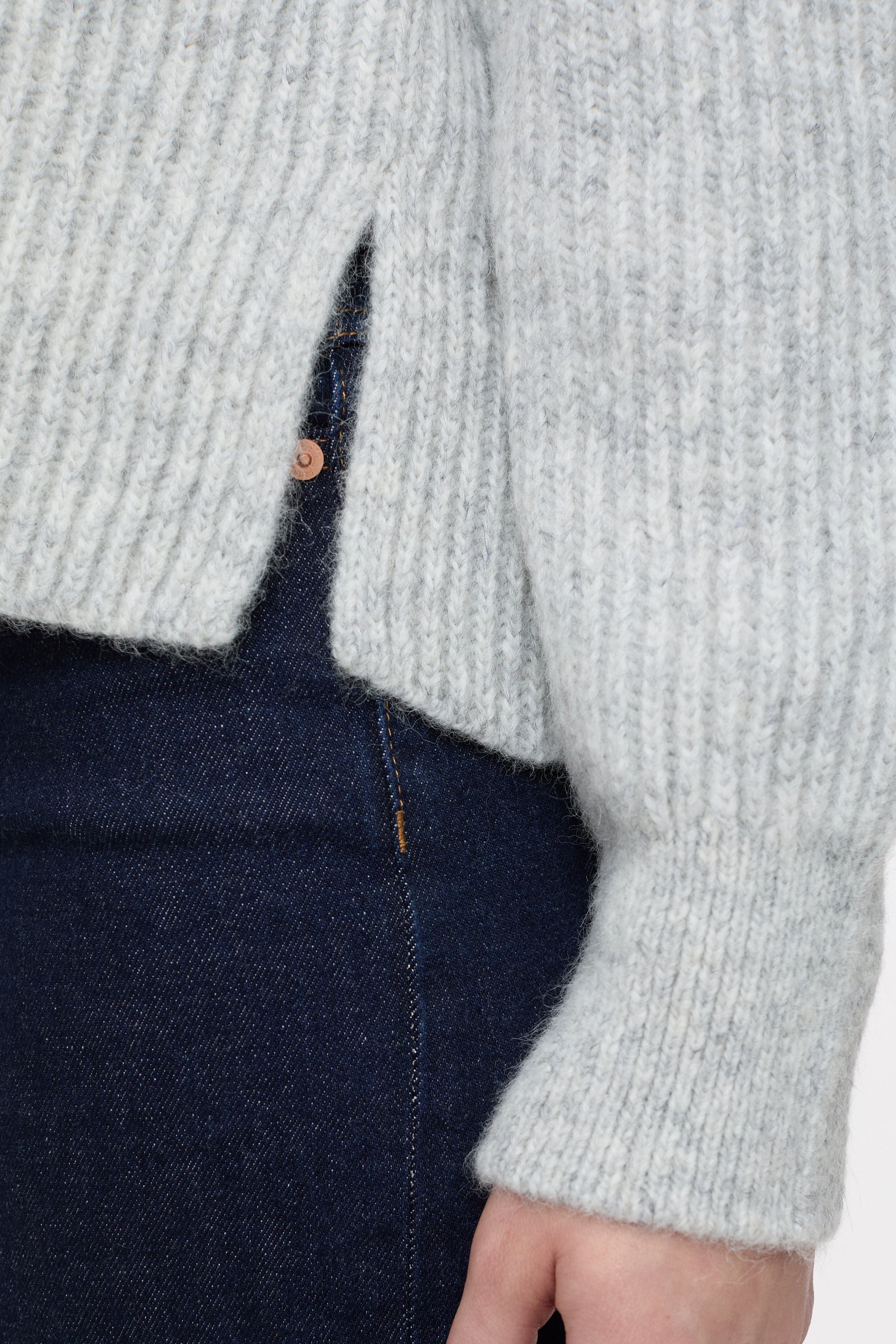 Closed-V NECK LONG SLEEVE-Strick & Pullover-Black-Deal-Outlet-by-ARCHIVIST