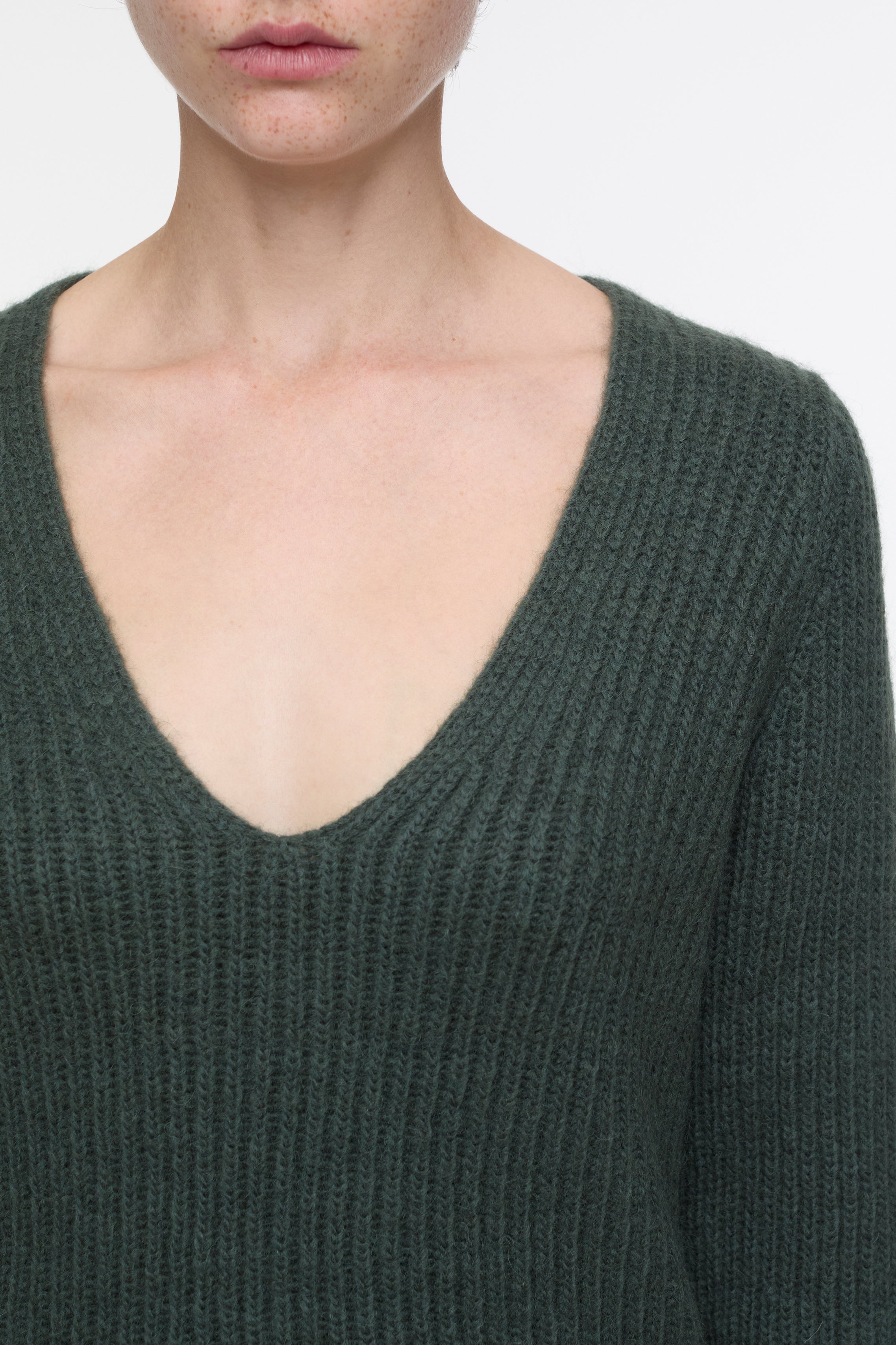 Closed-V NECK LONG SLEEVE-Strick & Pullover-Black-Deal-Outlet-by-ARCHIVIST