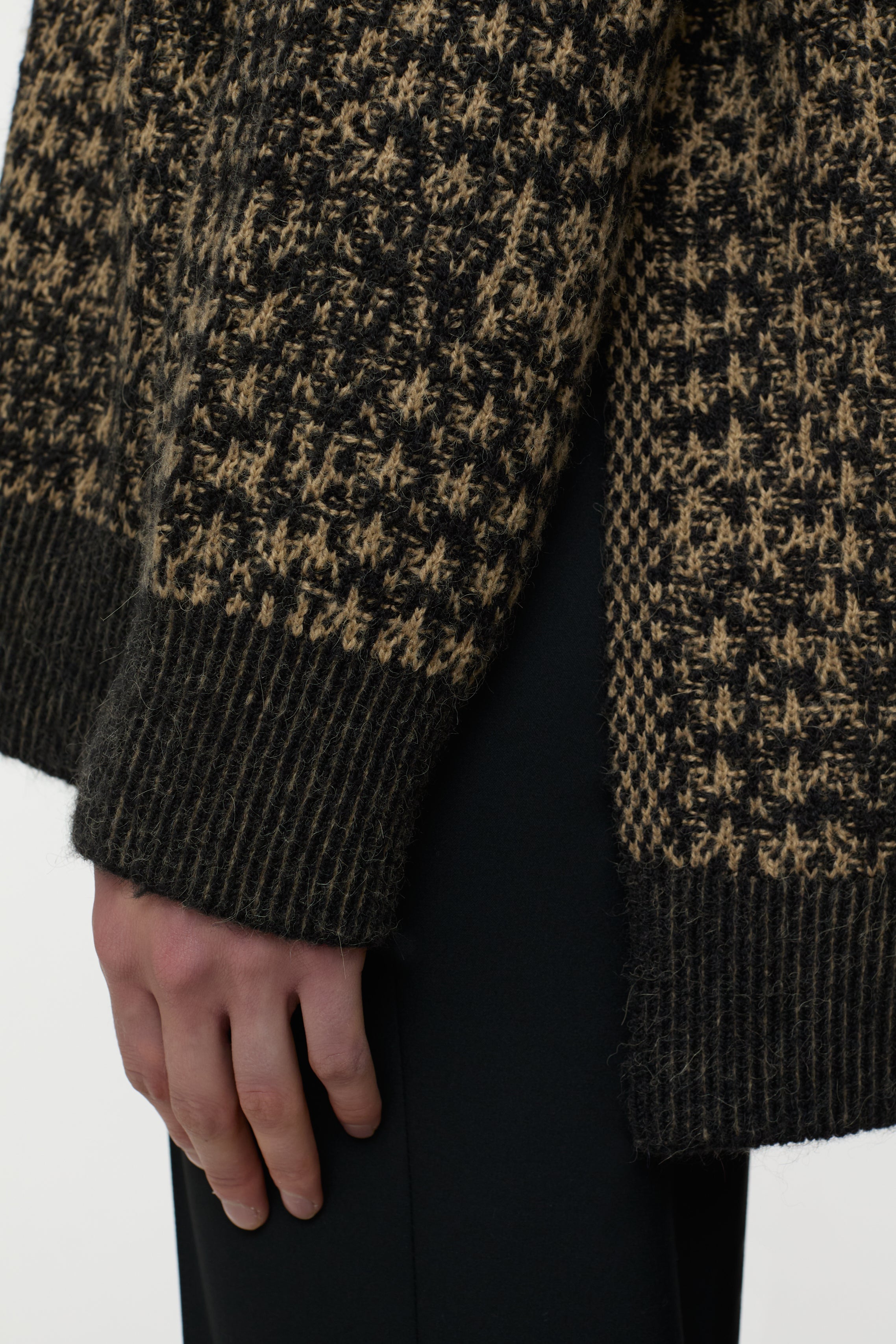 Closed-CREW NECK LONG SLEEVE-Strick & Pullover-Black-Deal-Outlet-by-ARCHIVIST