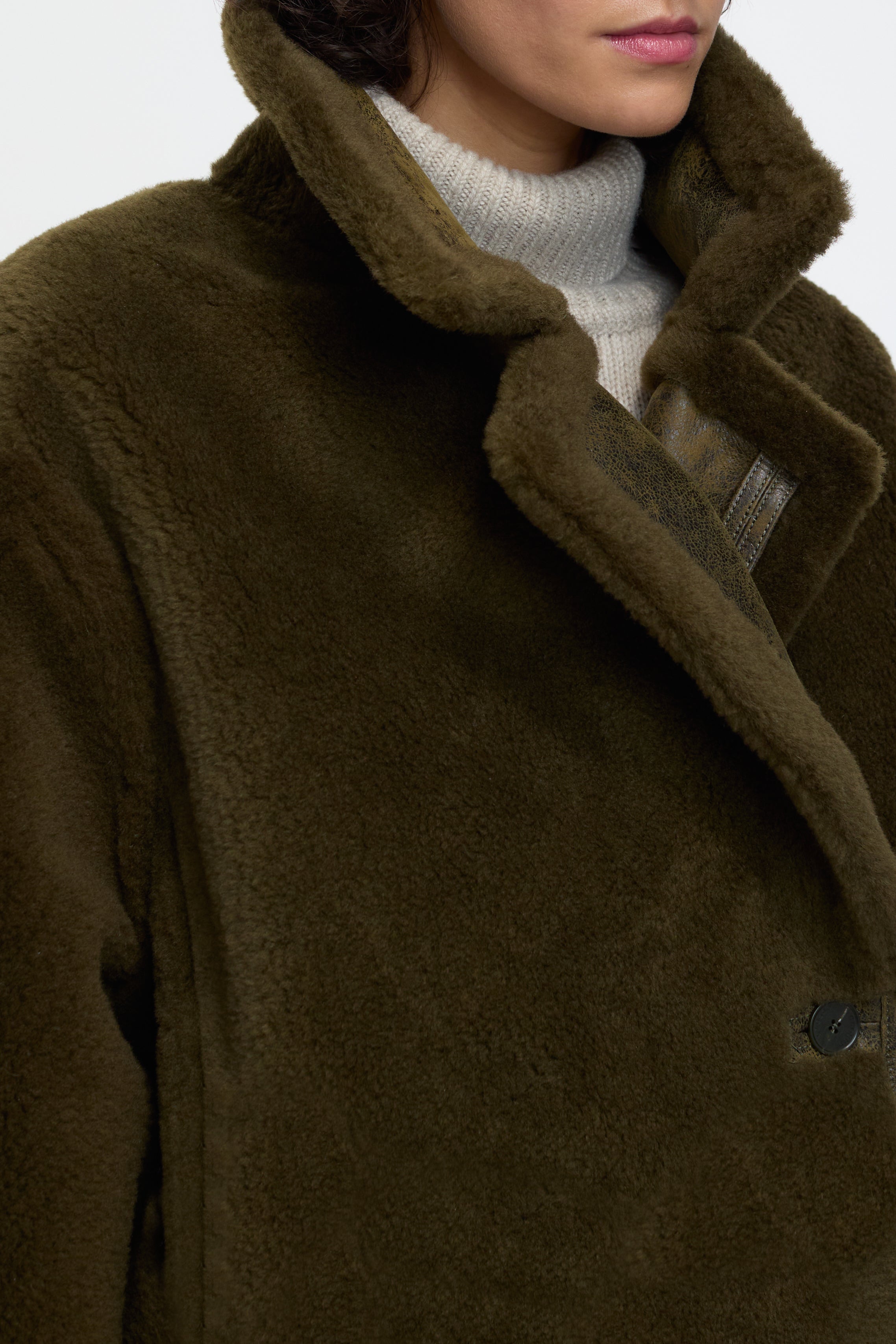 Closed-SHEARLING COAT-Jacken & Mäntel-Black-Deal-Outlet-by-ARCHIVIST