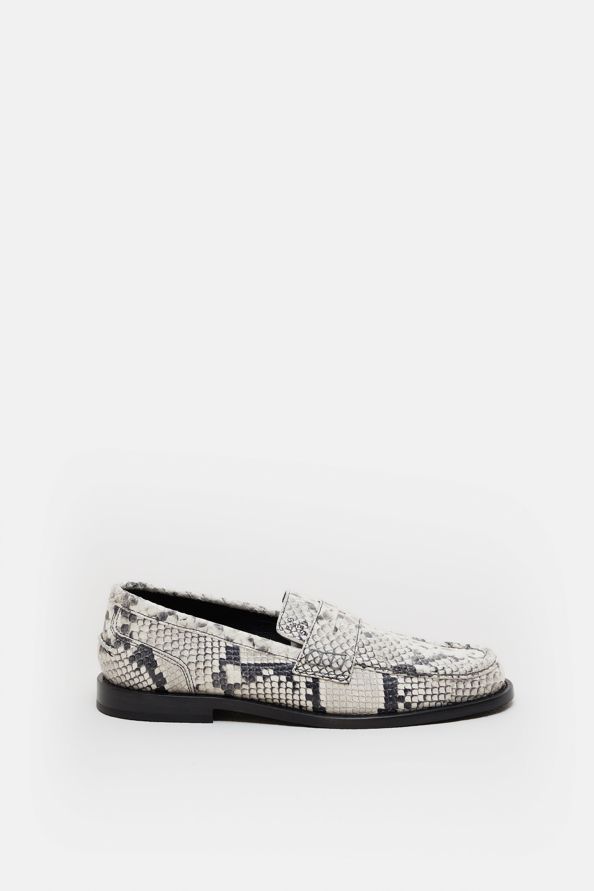 LOAFER