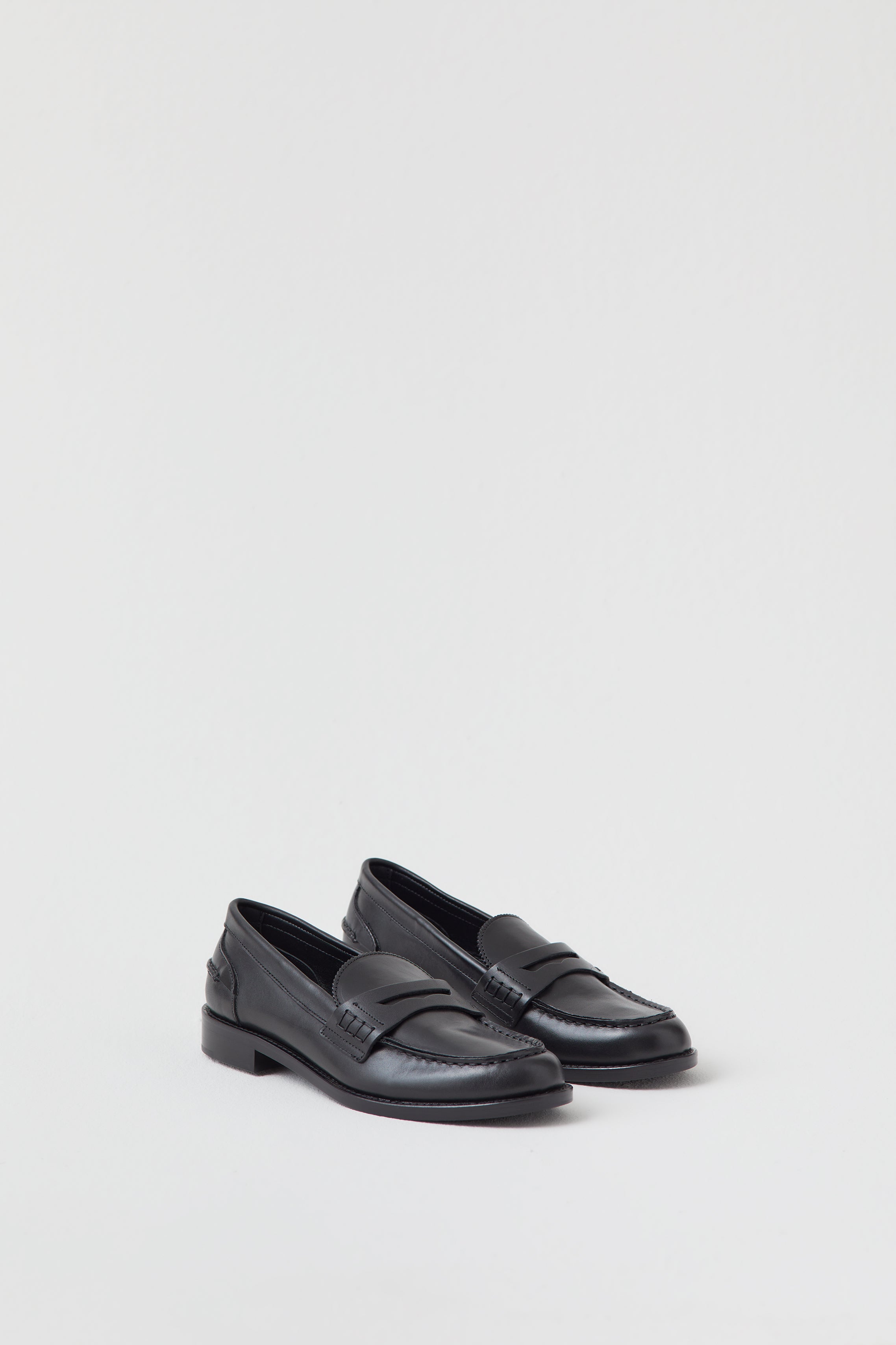 LOAFER SHOES