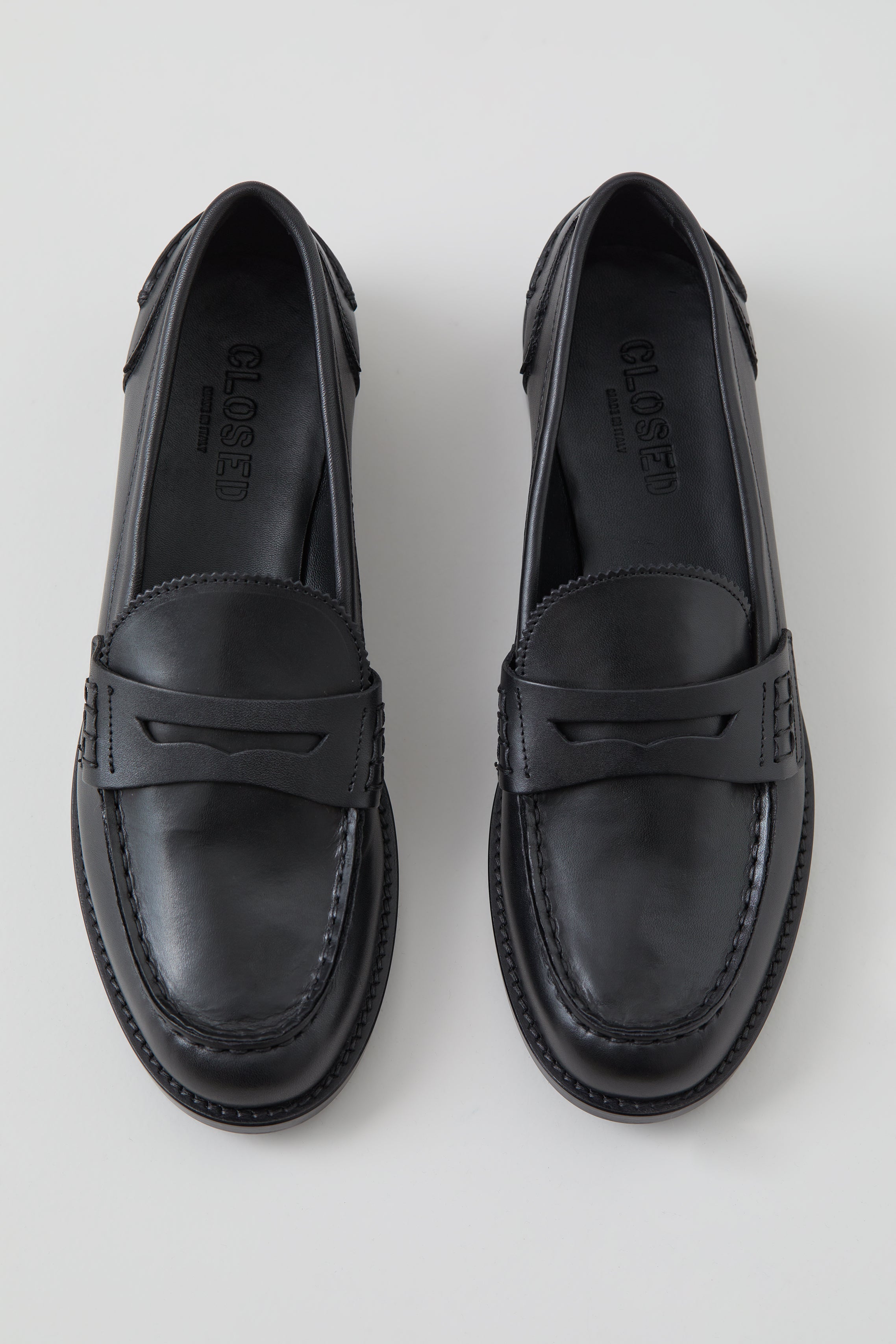 LOAFER SHOES