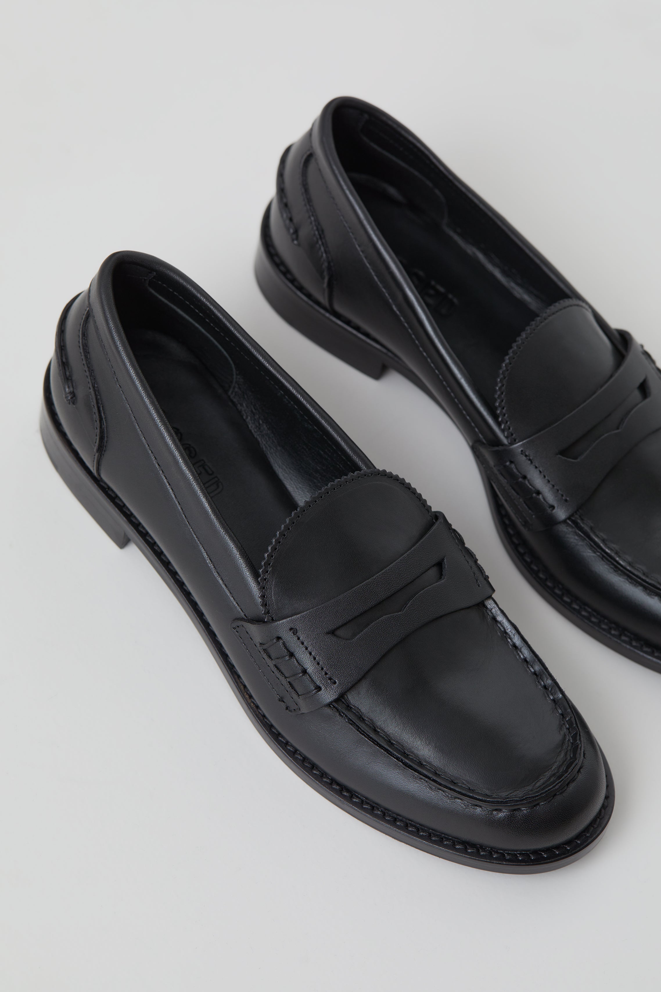 LOAFER SHOES