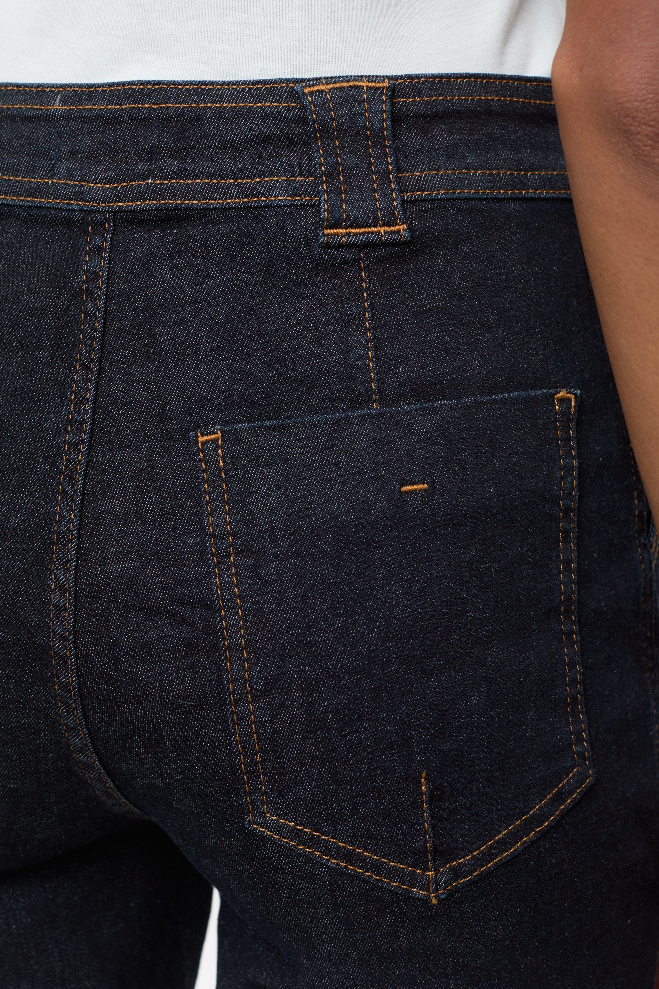 ARIA-Jeans-Closed-ARCHIVIST