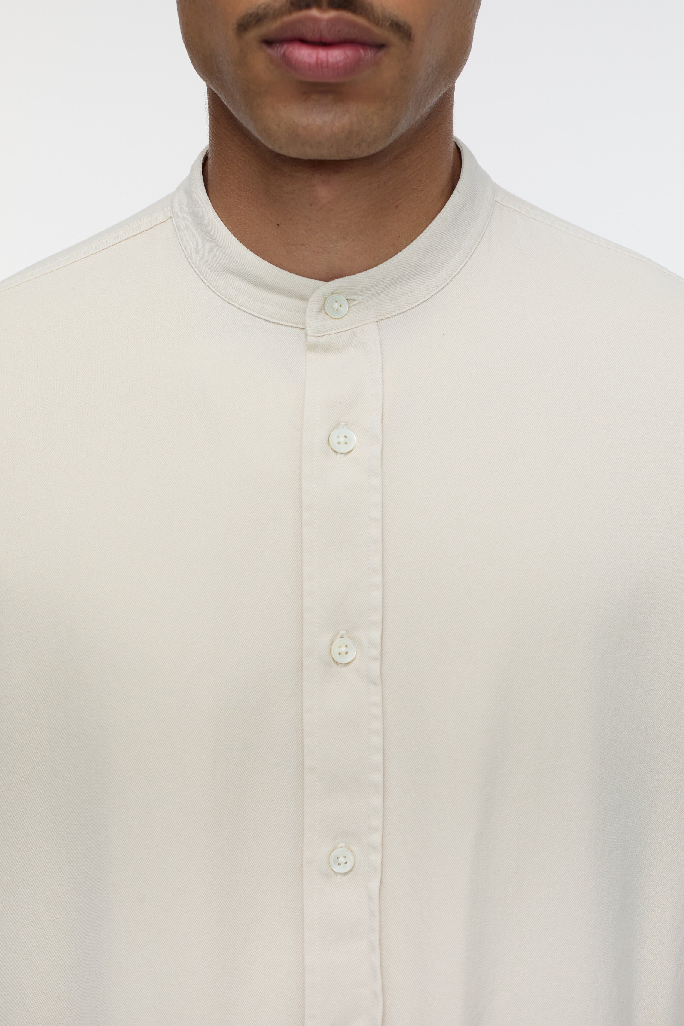 COLLARLESS SHIRT-Hemden & Blusen-Closed-ARCHIVIST
