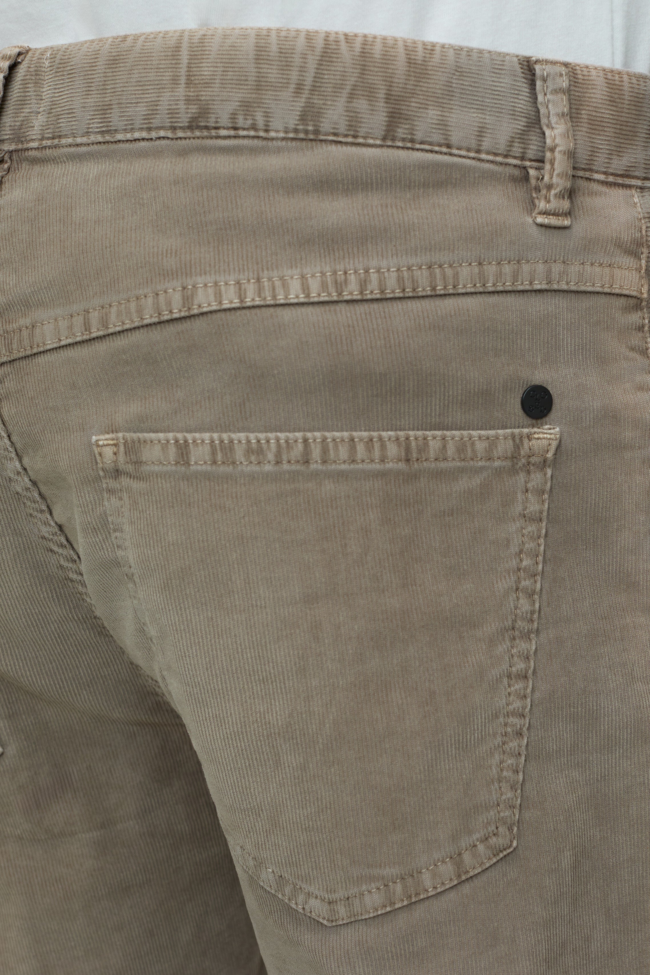 COOPER TRUE-Hosen-Closed-ARCHIVIST