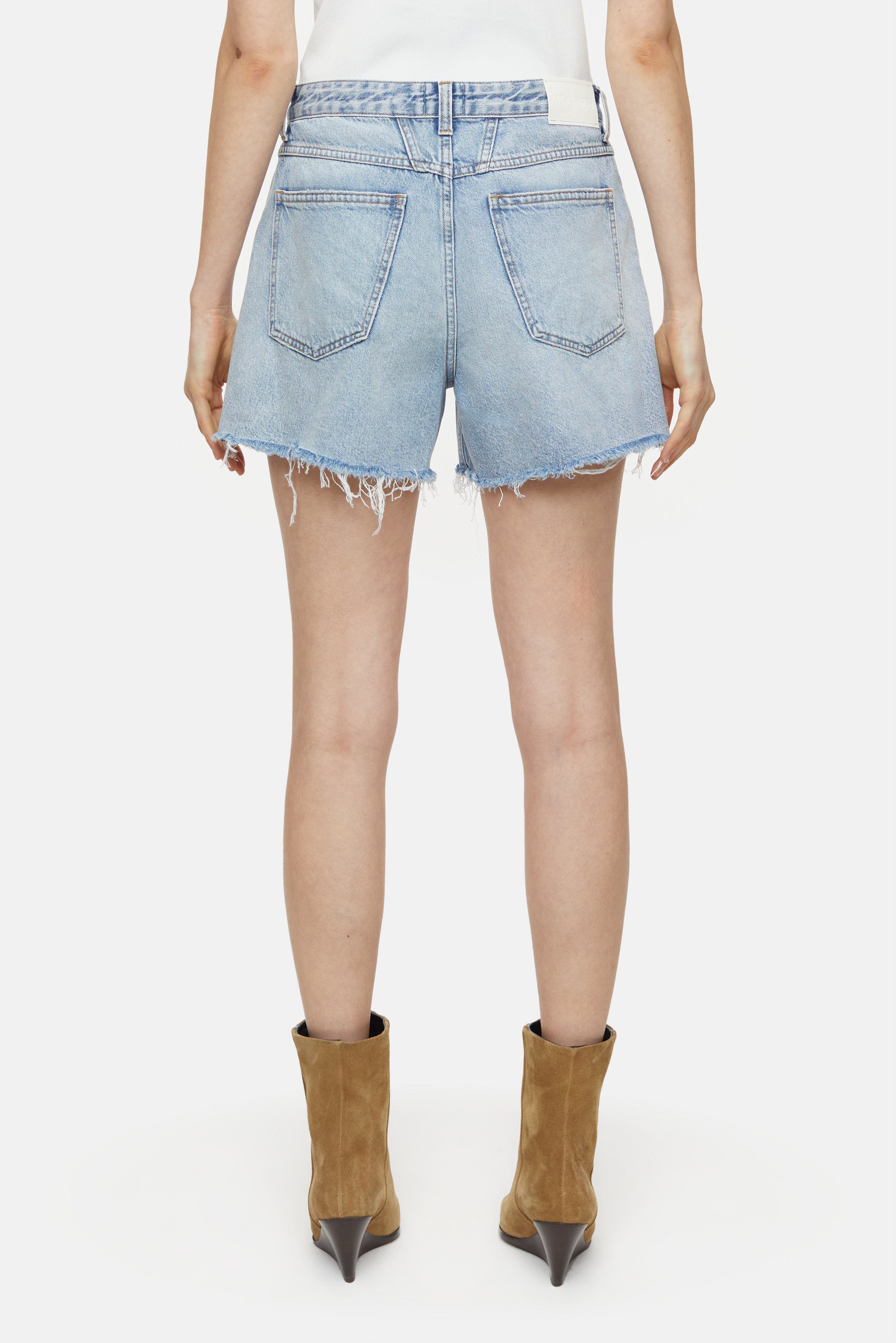 JANEY-Hosen-Closed-ARCHIVIST